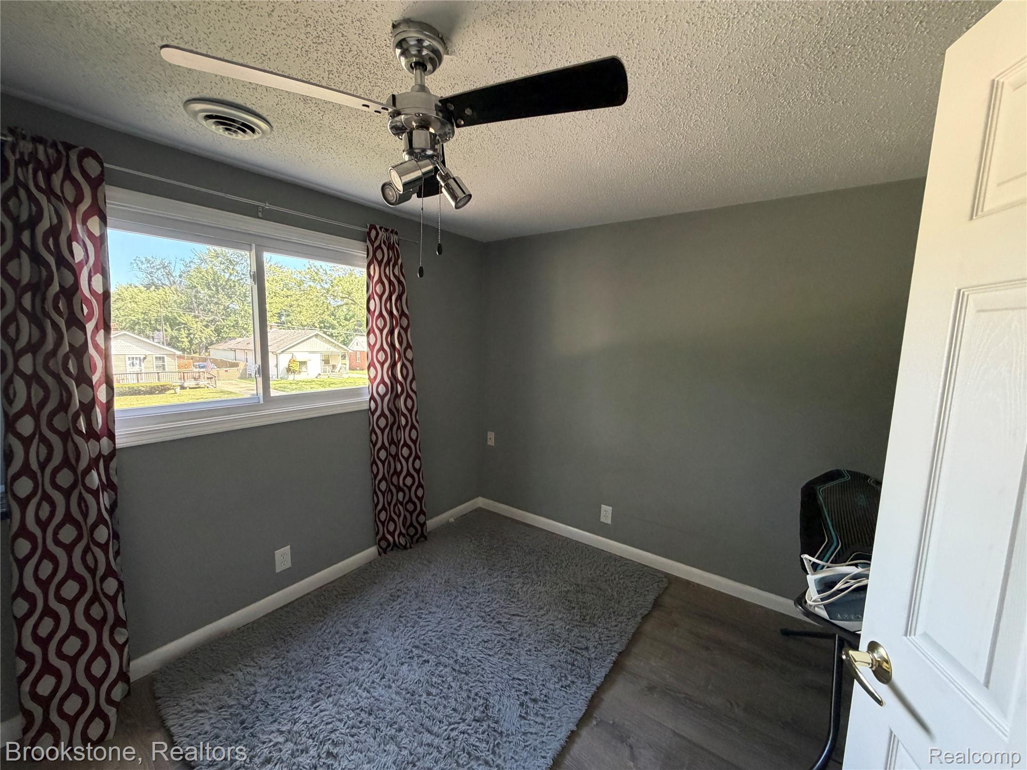 23151 Lawson Avenue Property Photo 18