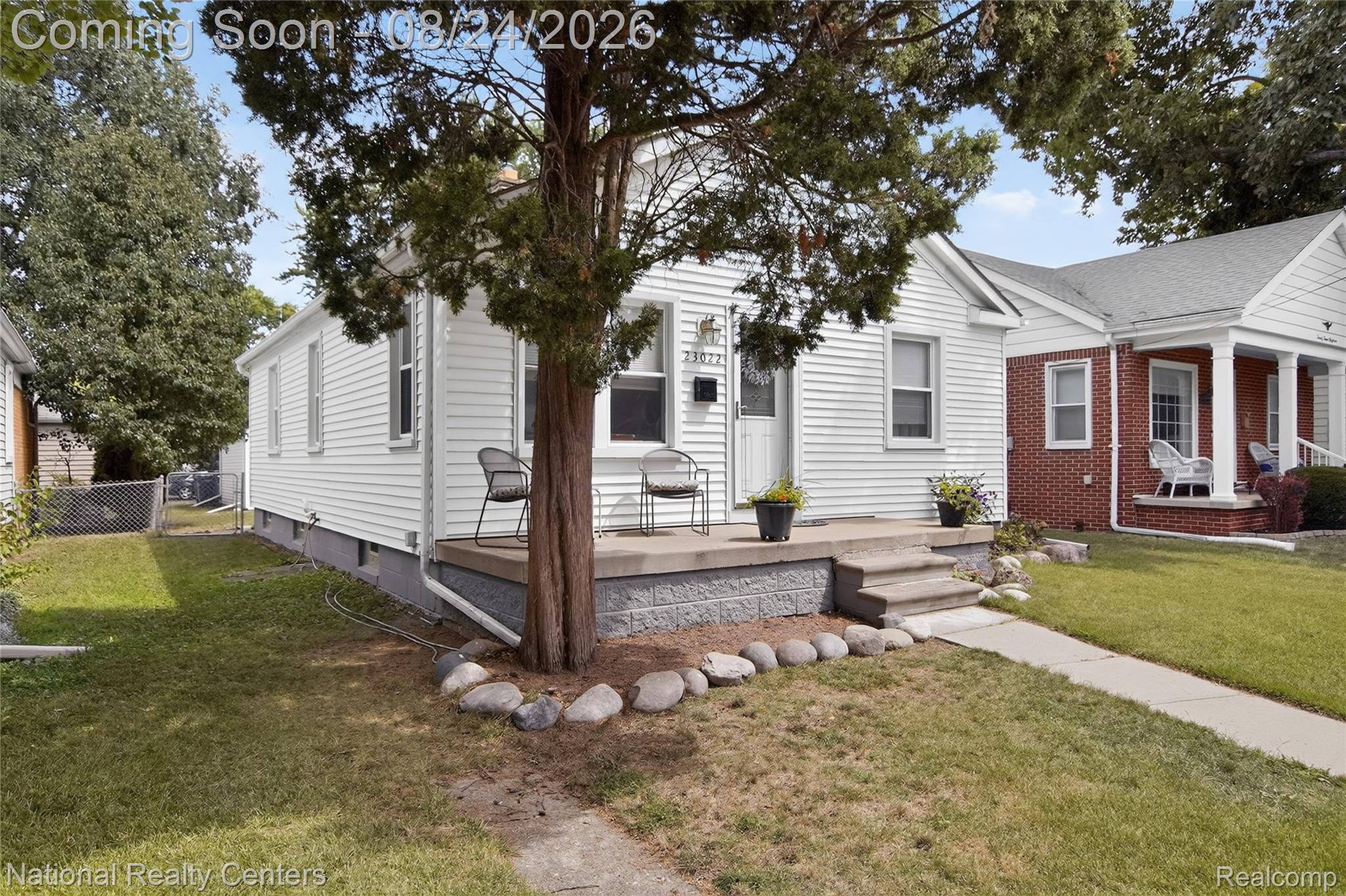 23022 Cleveland Street Property Photo 2