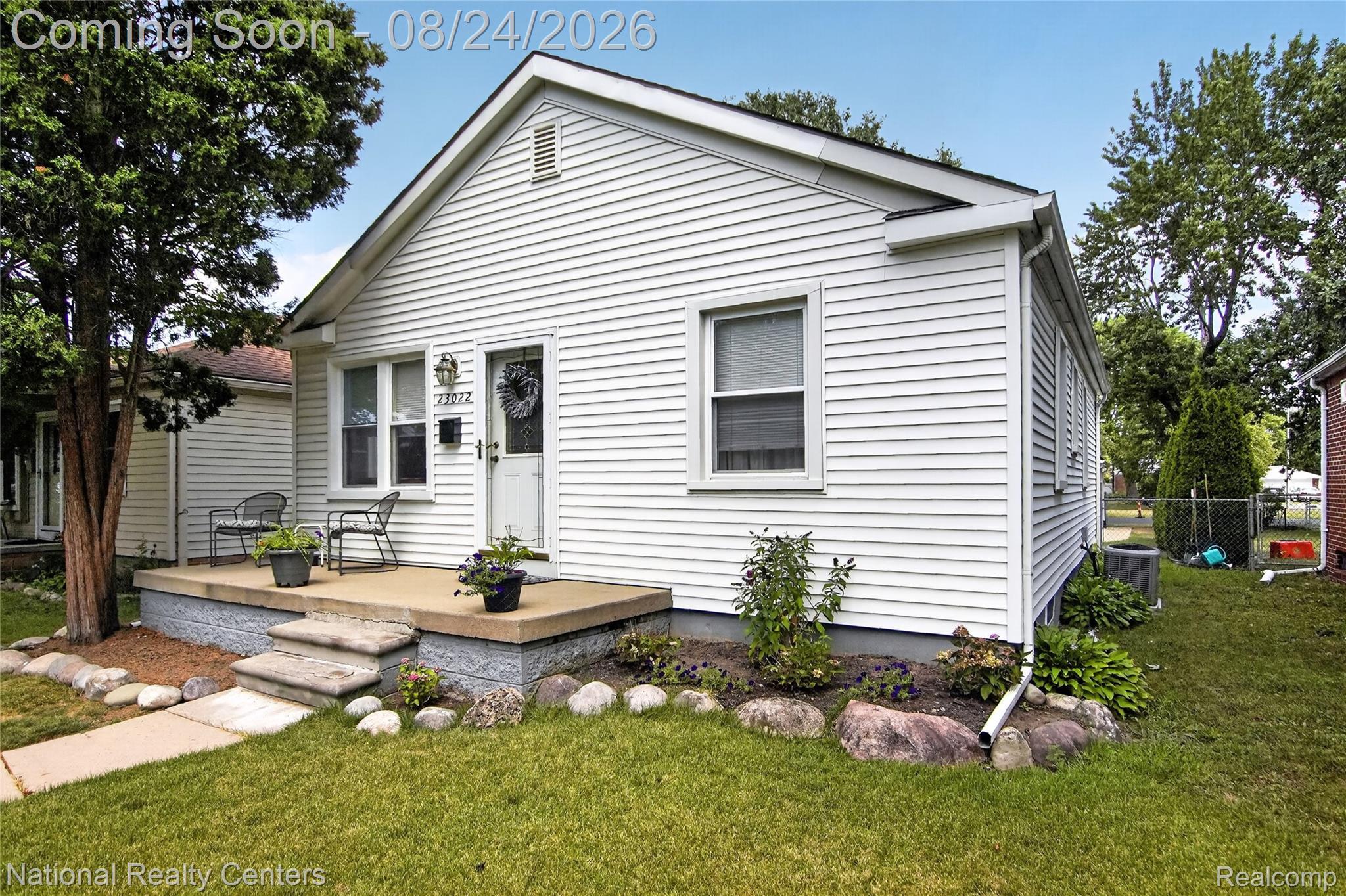 23022 Cleveland Street Property Photo 3