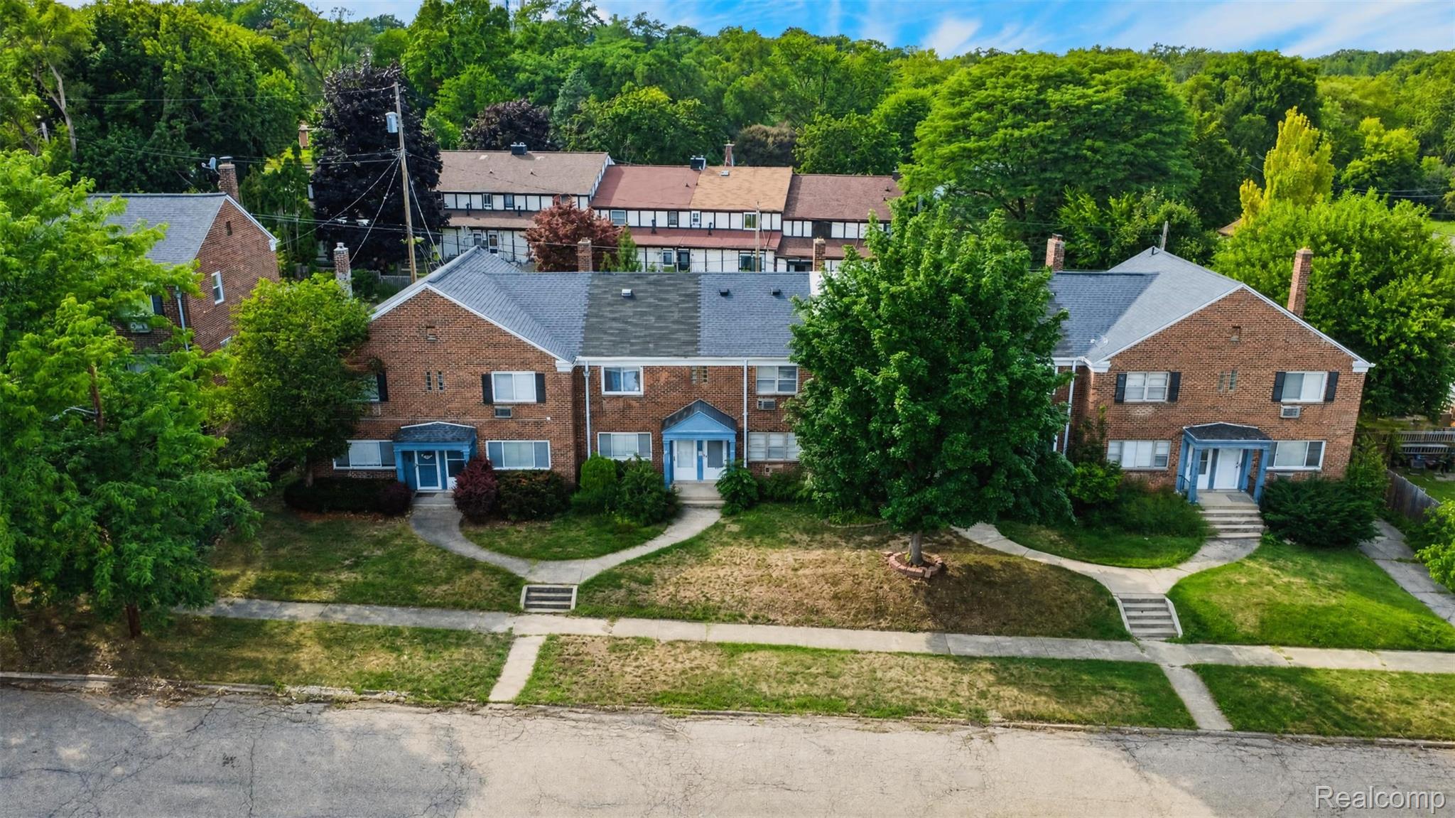 316 Sheffield Avenue Property Photo 2