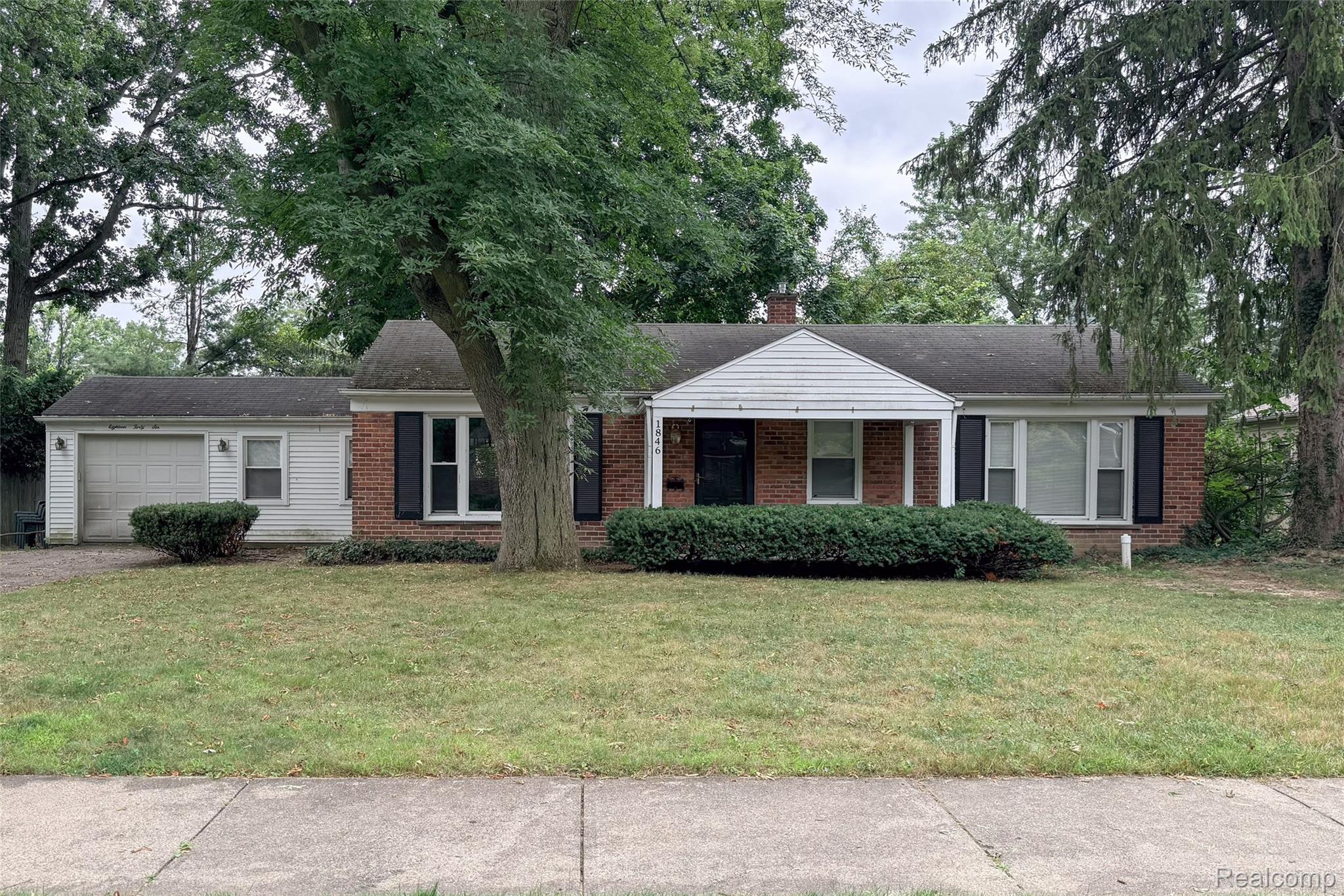 1846 Pembroke Road Property Photo 1