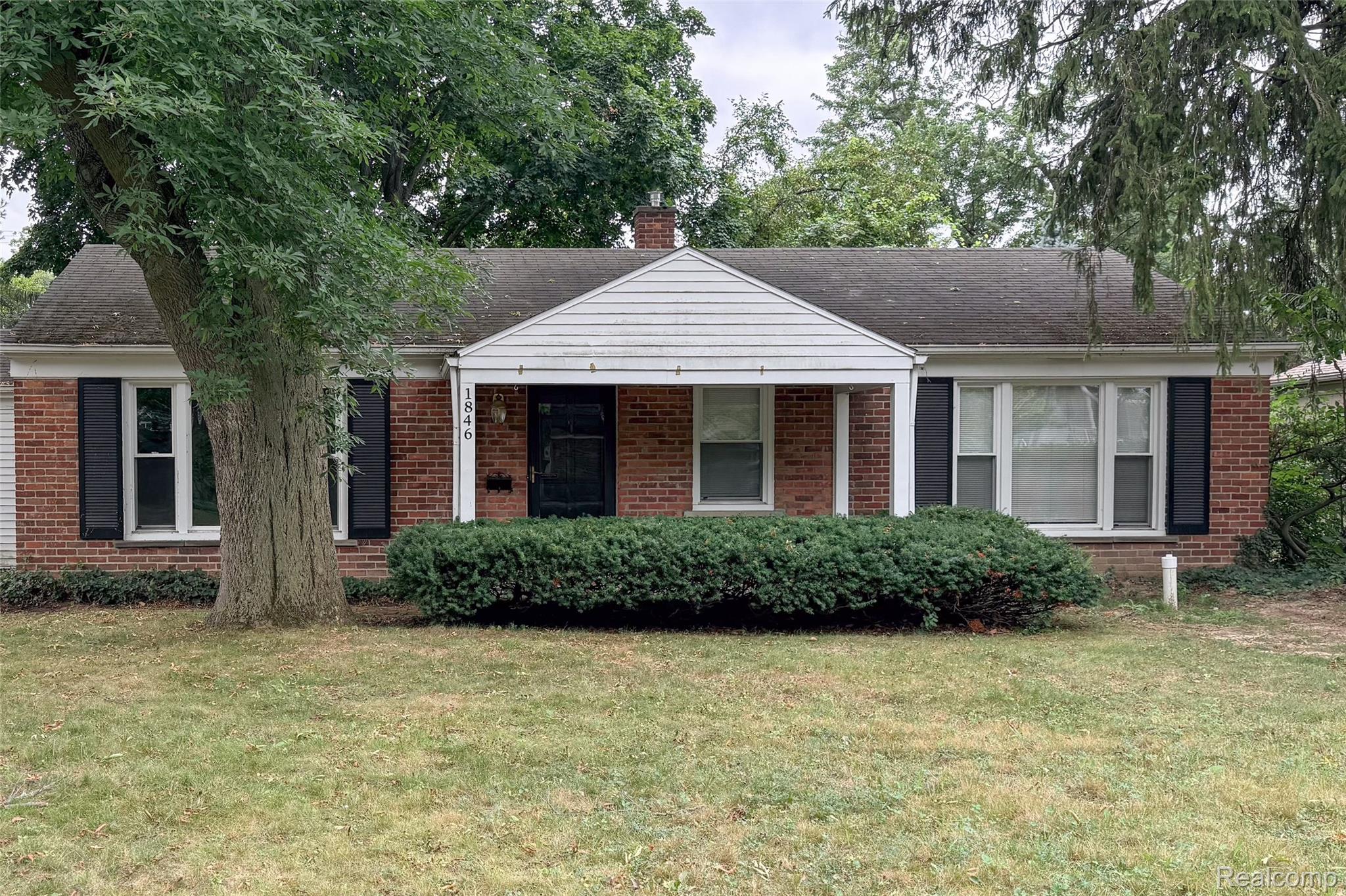 1846 Pembroke Road Property Photo 2