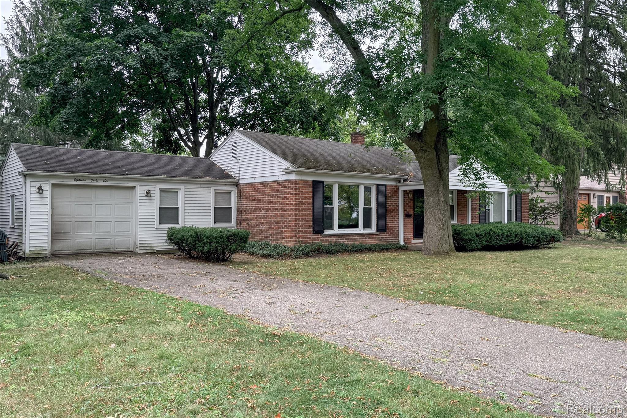 1846 Pembroke Road Property Photo 3