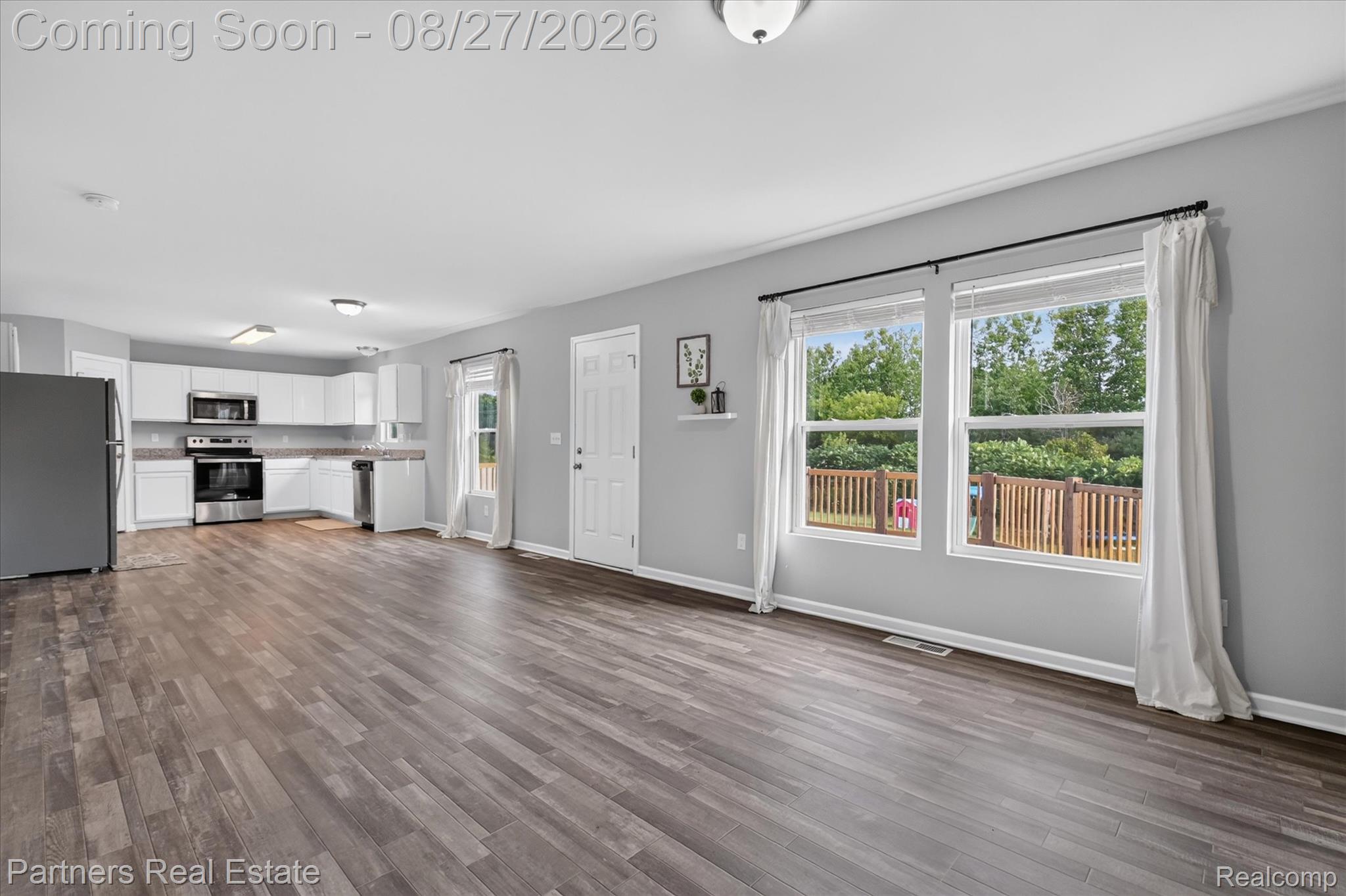 424 Saddlebrook Drive Property Photo 12