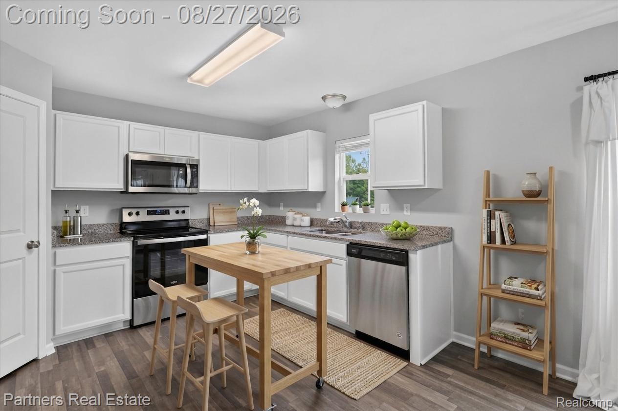 424 Saddlebrook Drive Property Photo 17