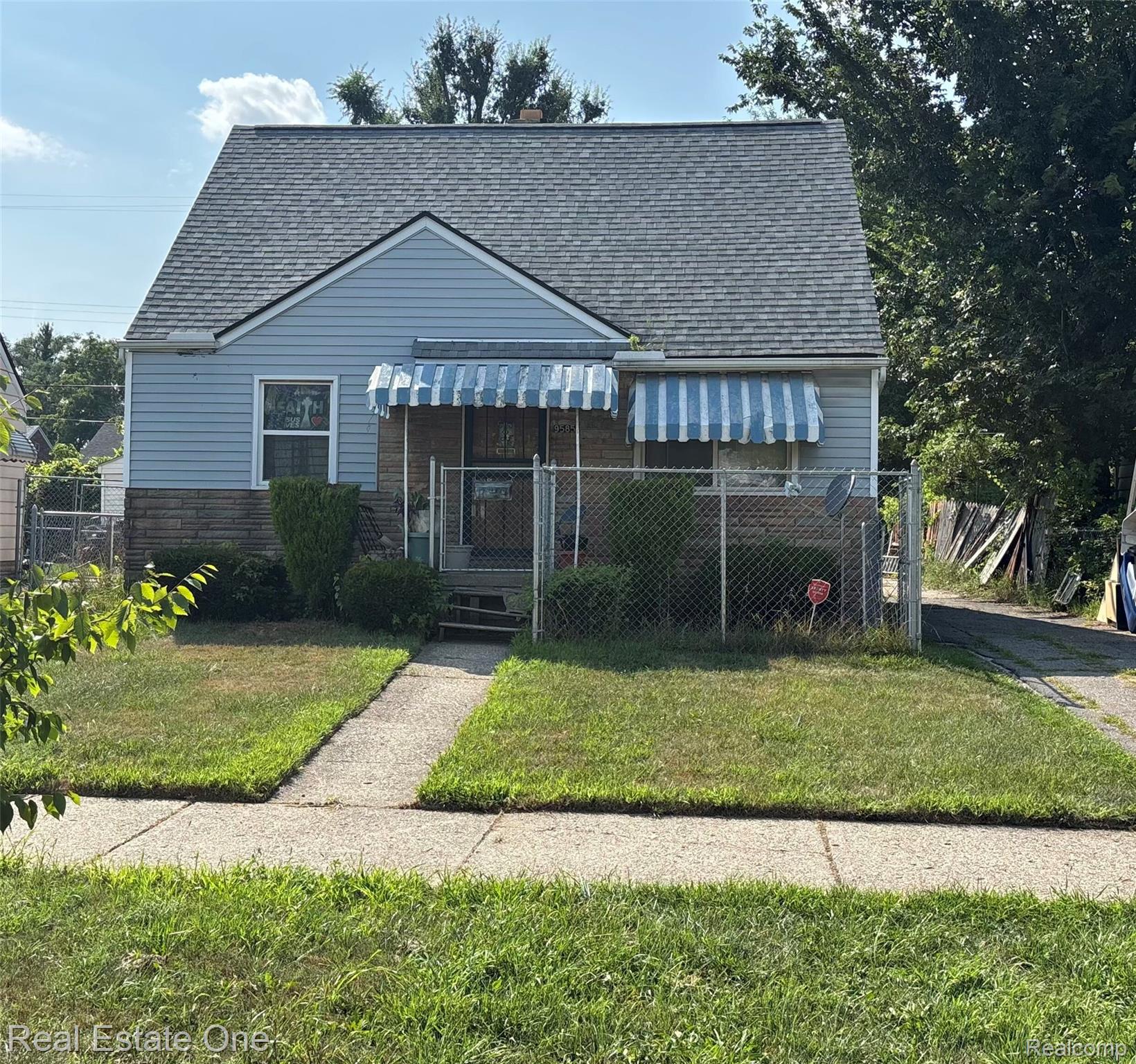 9585 Schaefer Highway Property Photo 1