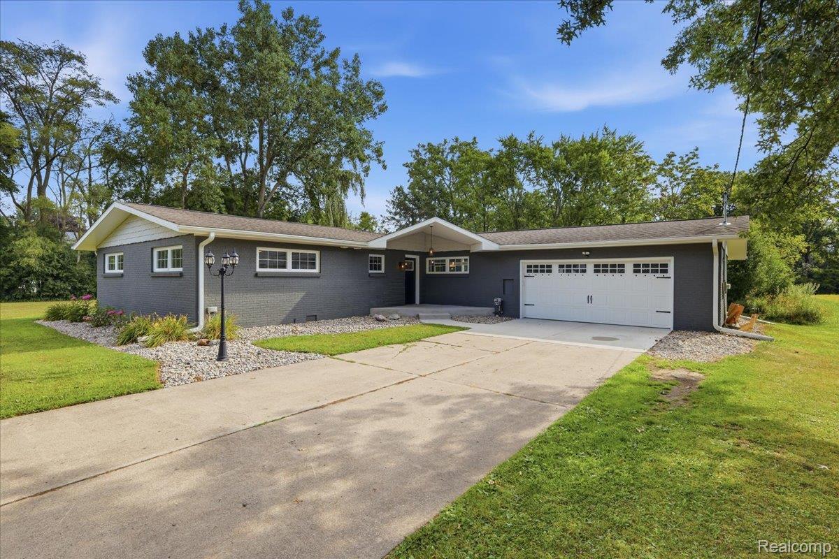 1360 Hemmeter Road Property Photo 1