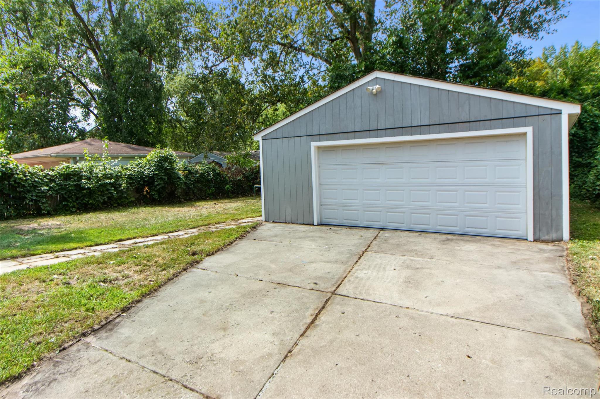 15768 Wendy Street Property Photo 20