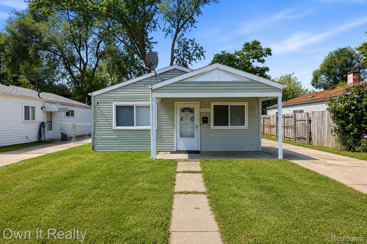 8082 Robert Street Property Photo 1