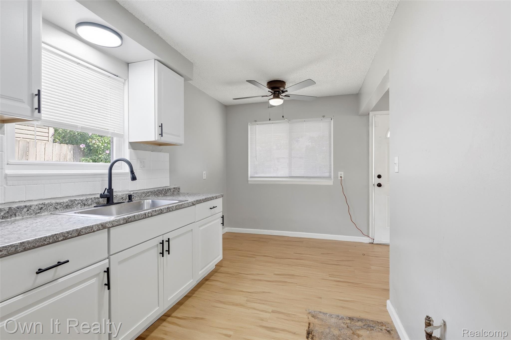 8082 Robert Street Property Photo 8