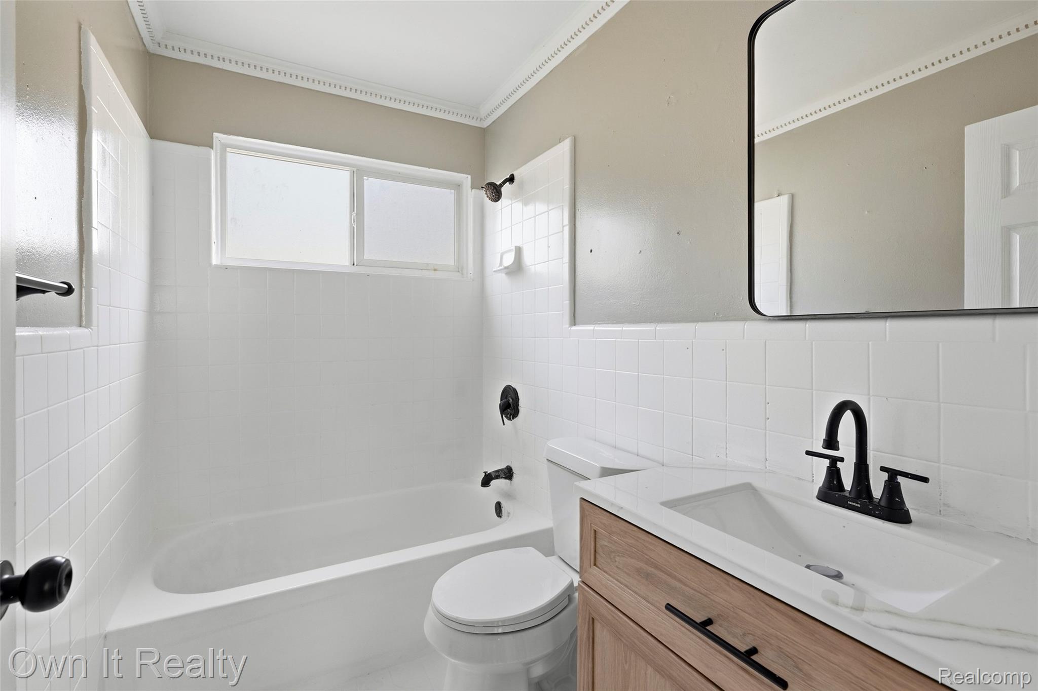 8082 Robert Street Property Photo 9