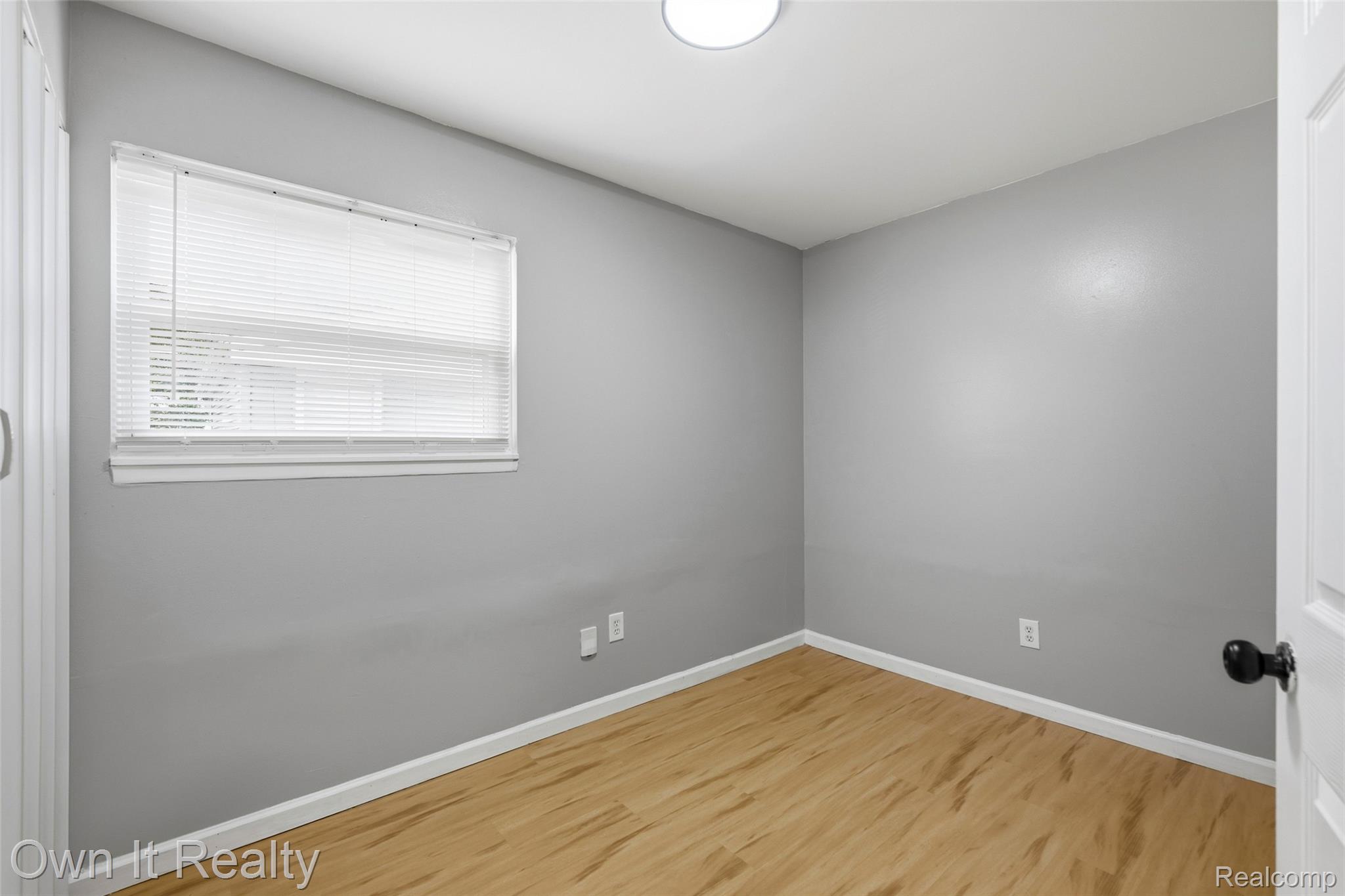 8082 Robert Street Property Photo 17
