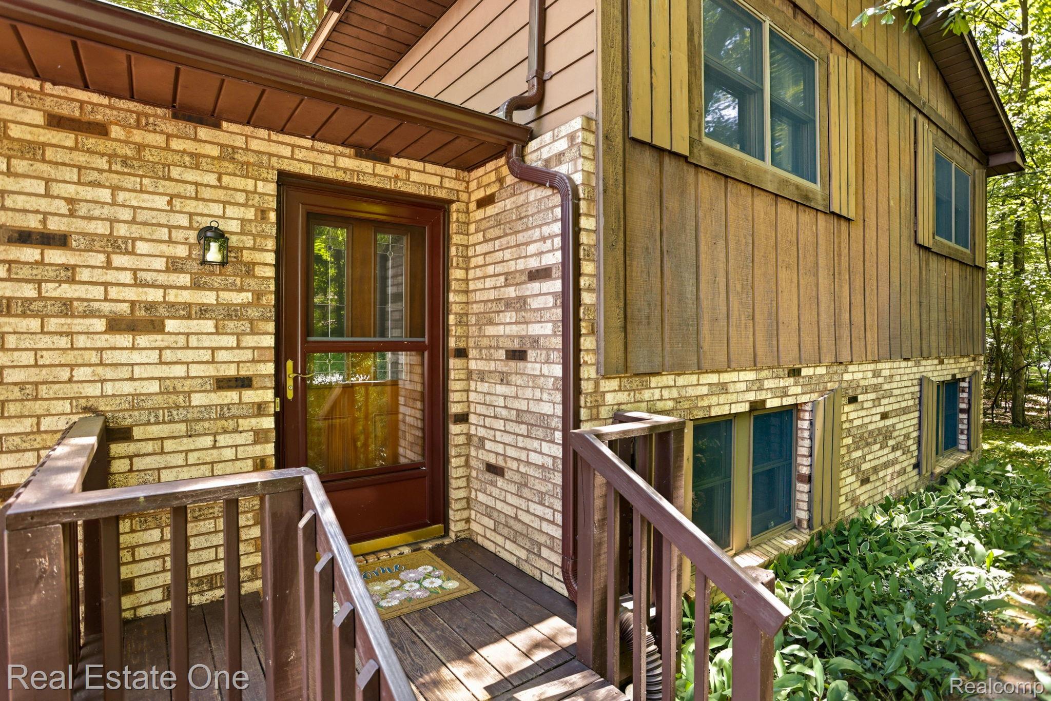 6218 Sturgeon Creek Parkway Property Photo 2