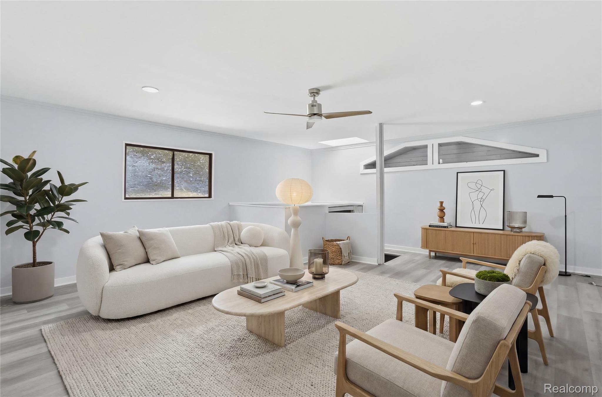 2555 W Boston Boulevard Property Photo 7