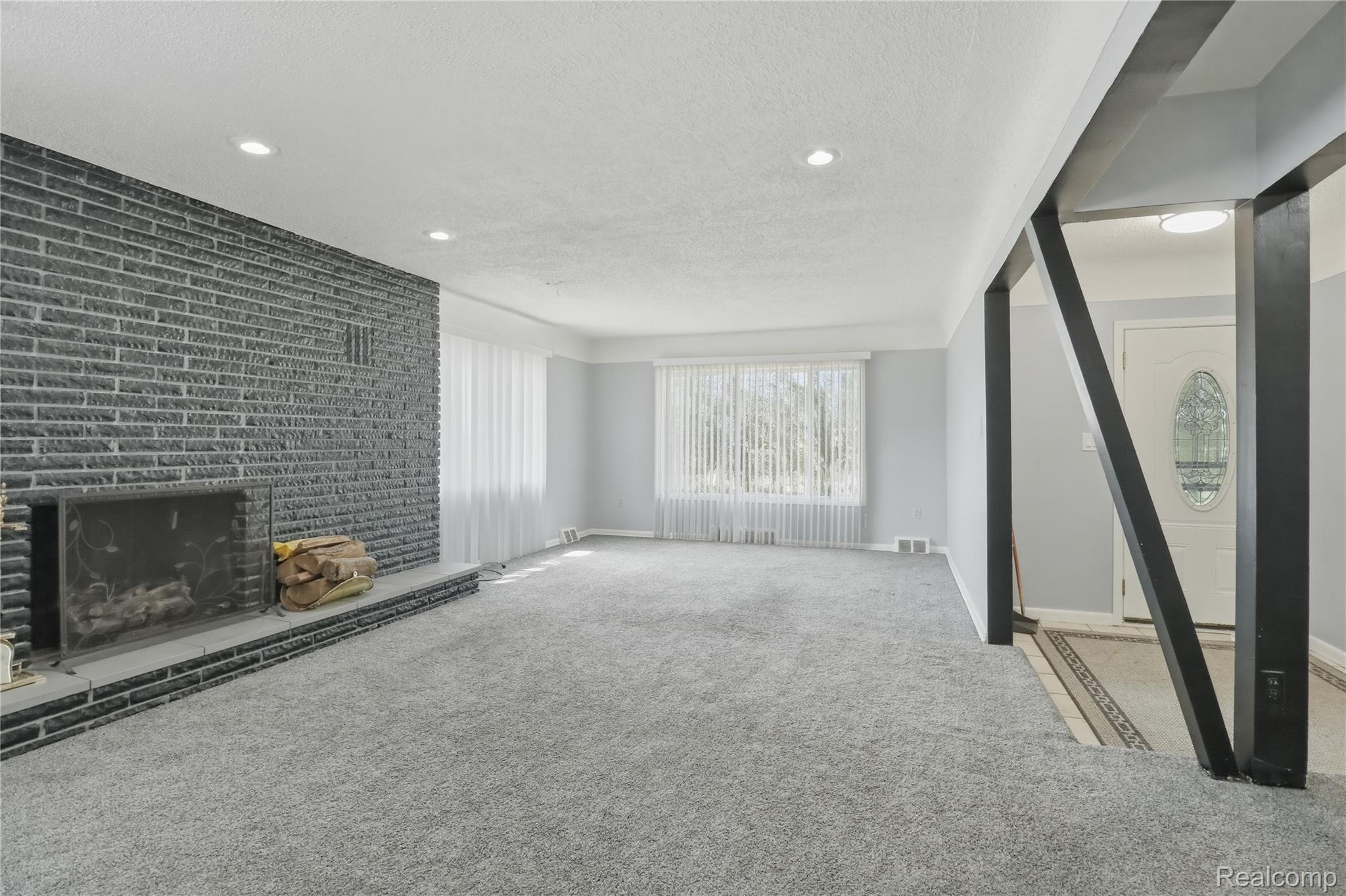 2555 W Boston Boulevard Property Photo 10