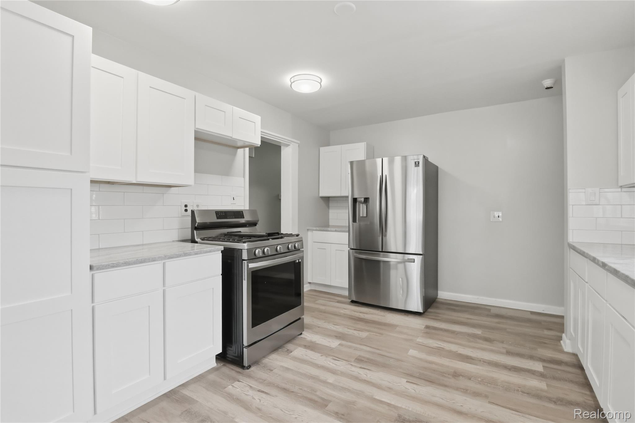 2555 W Boston Boulevard Property Photo 14
