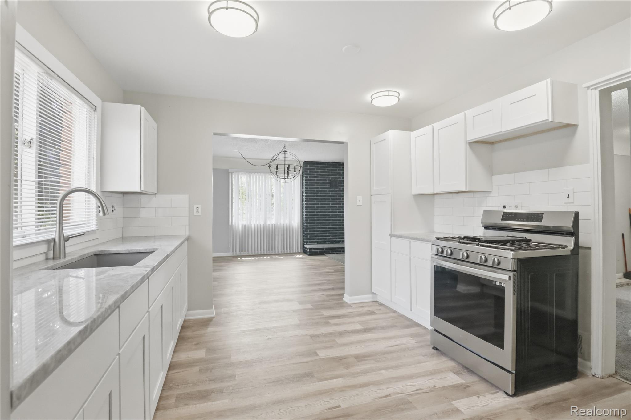 2555 W Boston Boulevard Property Photo 15