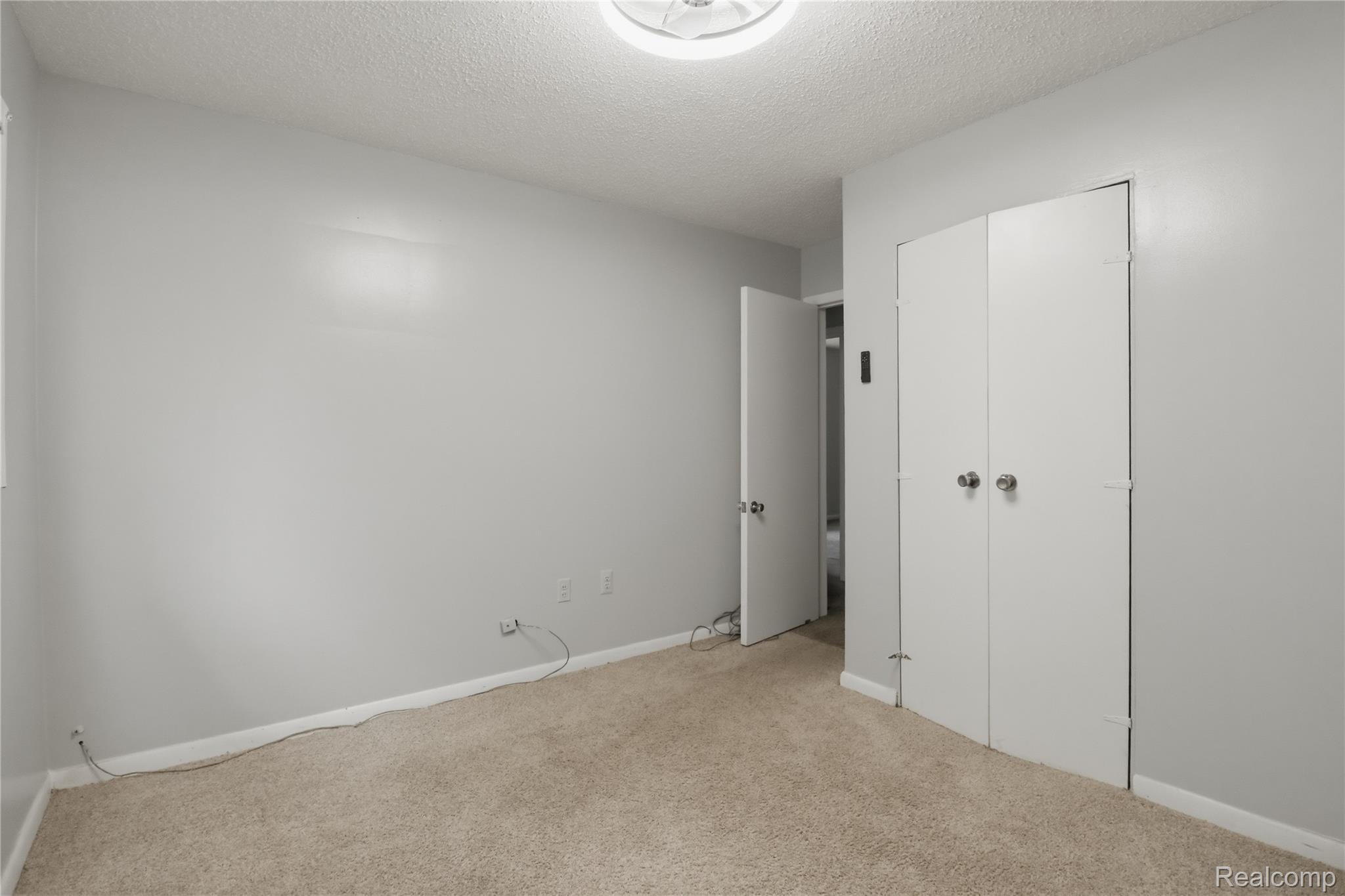 2555 W Boston Boulevard Property Photo 19