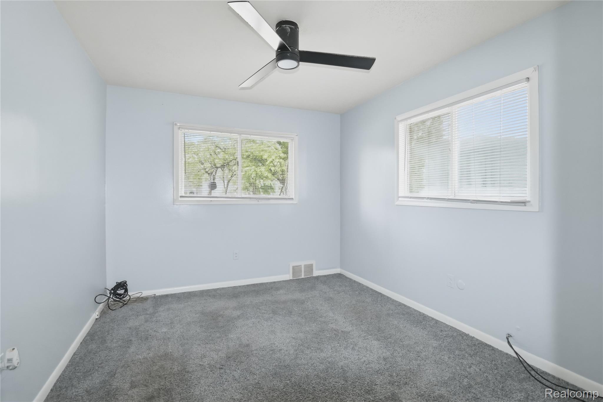 2555 W Boston Boulevard Property Photo 20