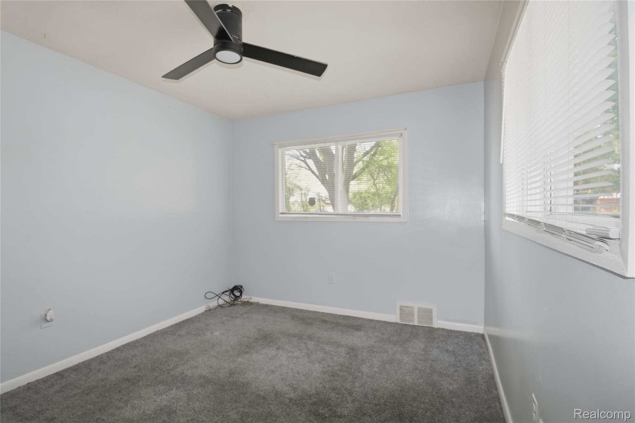 2555 W Boston Boulevard Property Photo 21