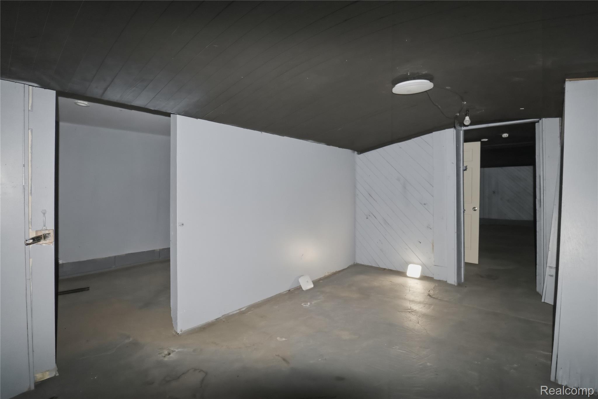 2555 W Boston Boulevard Property Photo 27