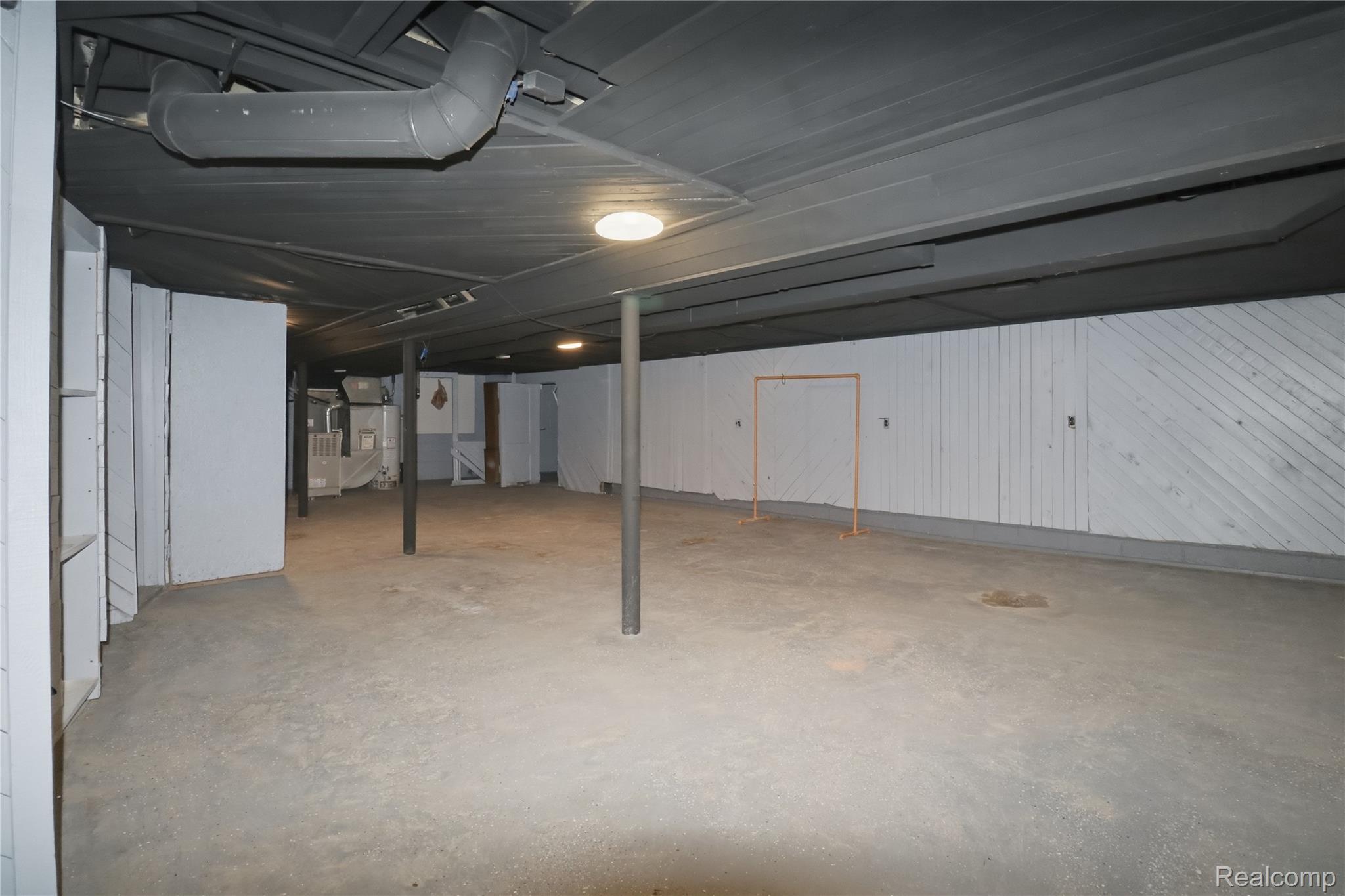 2555 W Boston Boulevard Property Photo 29