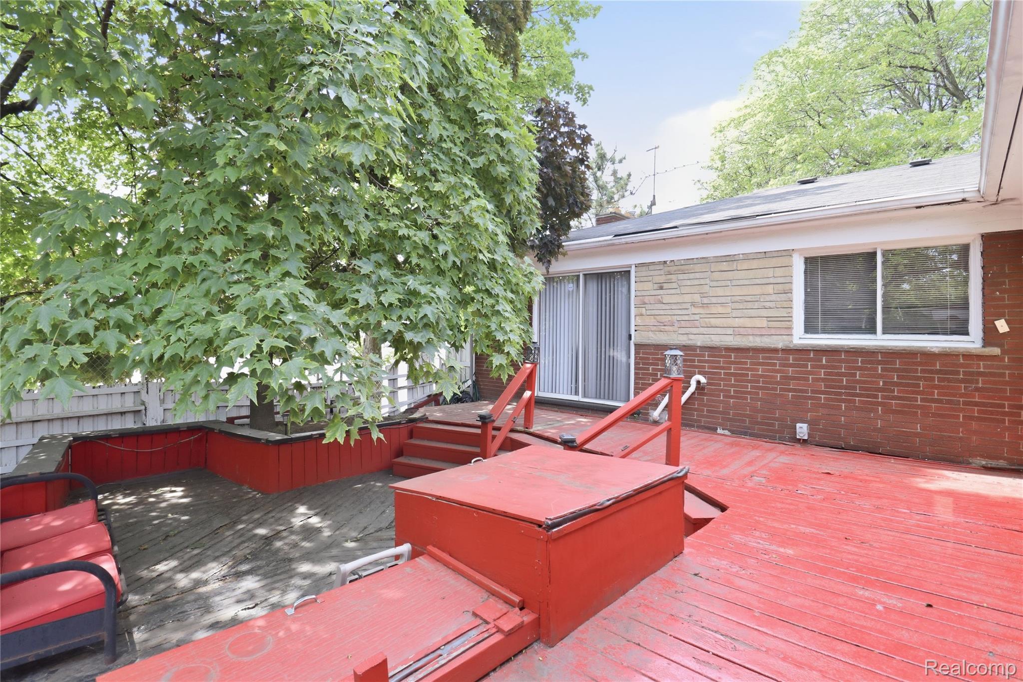 2555 W Boston Boulevard Property Photo 31