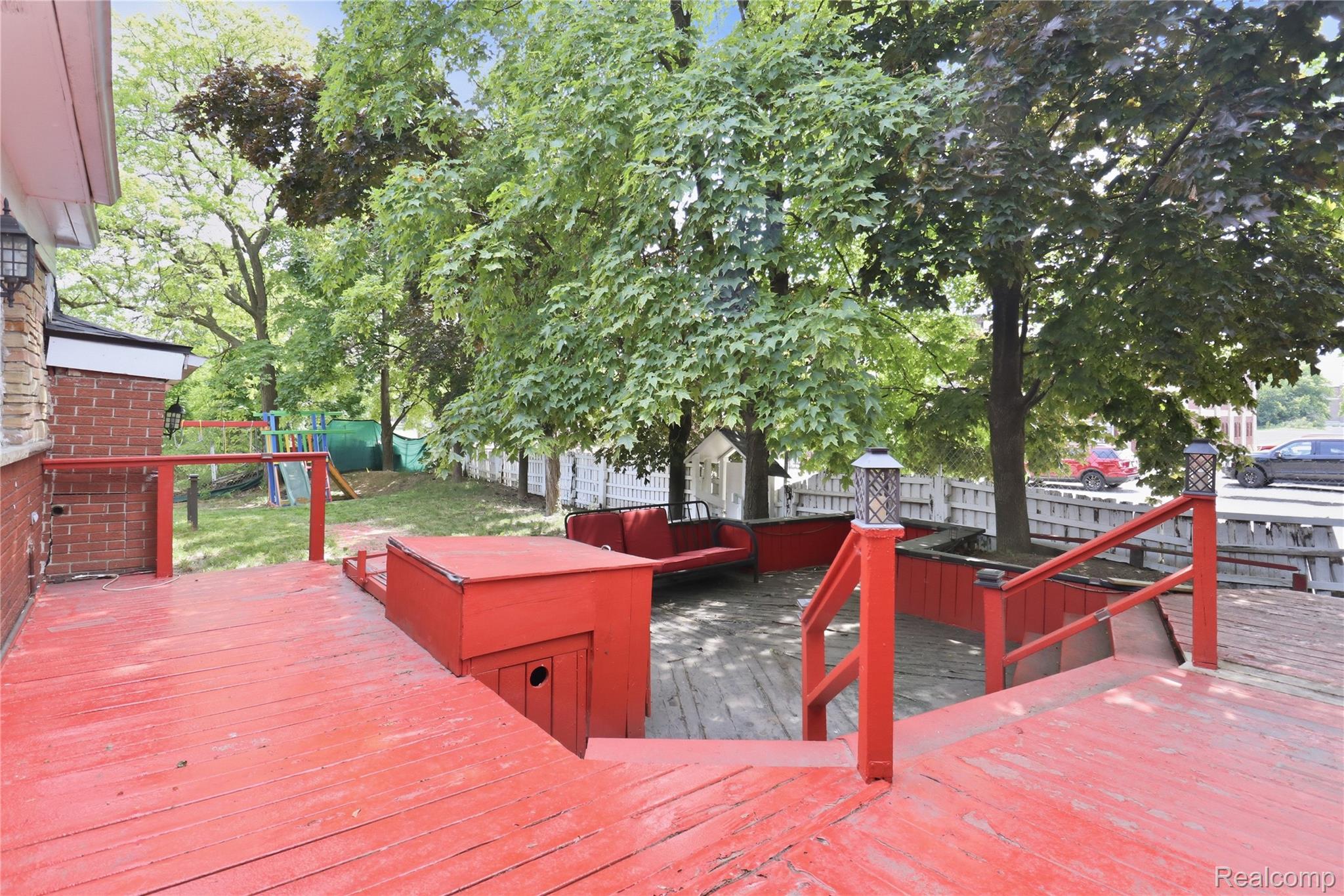 2555 W Boston Boulevard Property Photo 32