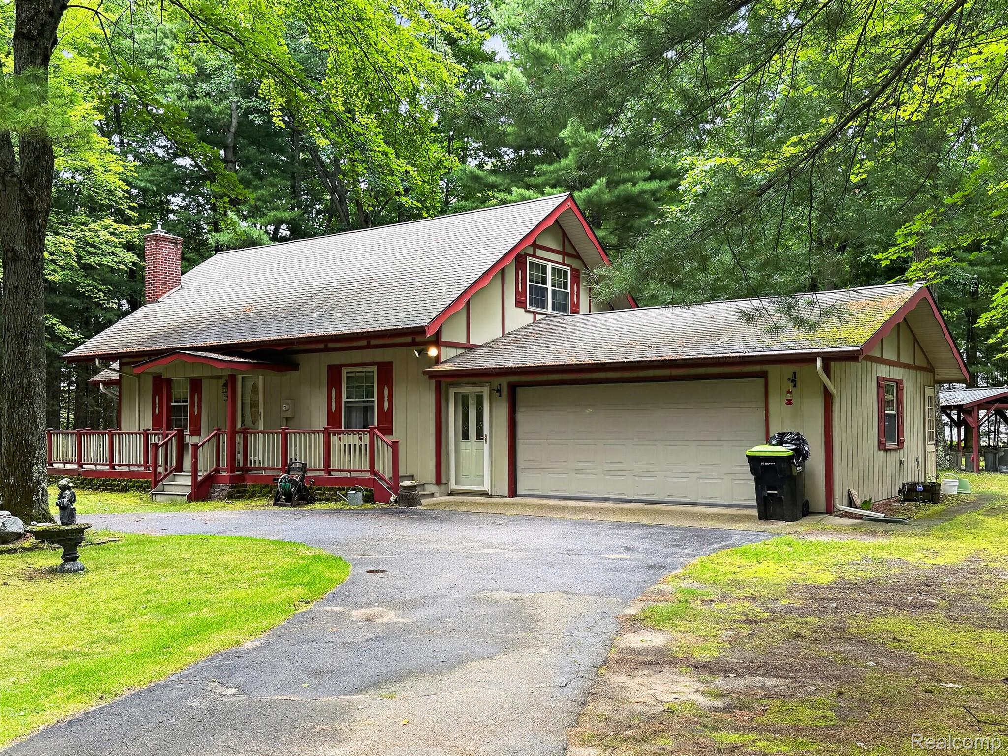 1484 Leeward Lane Property Photo 1