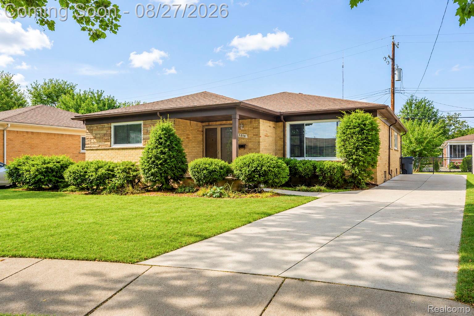 15210 Oakwood Drive Property Photo 1