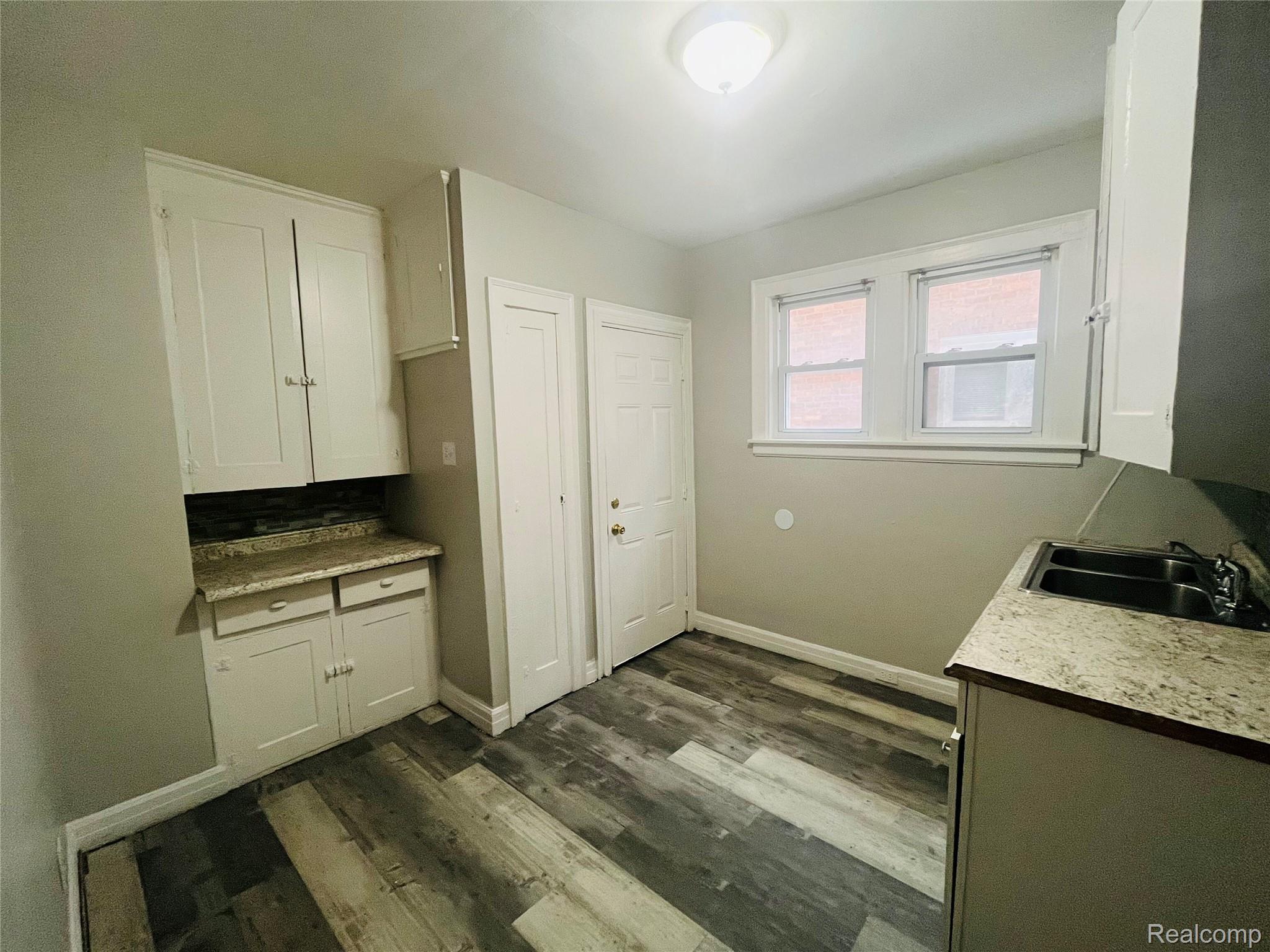 14828 Sussex Street Property Photo 7