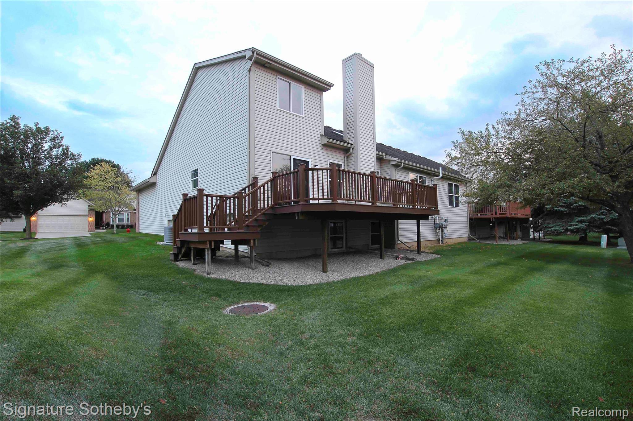 487 Woodvale Drive Property Photo 19