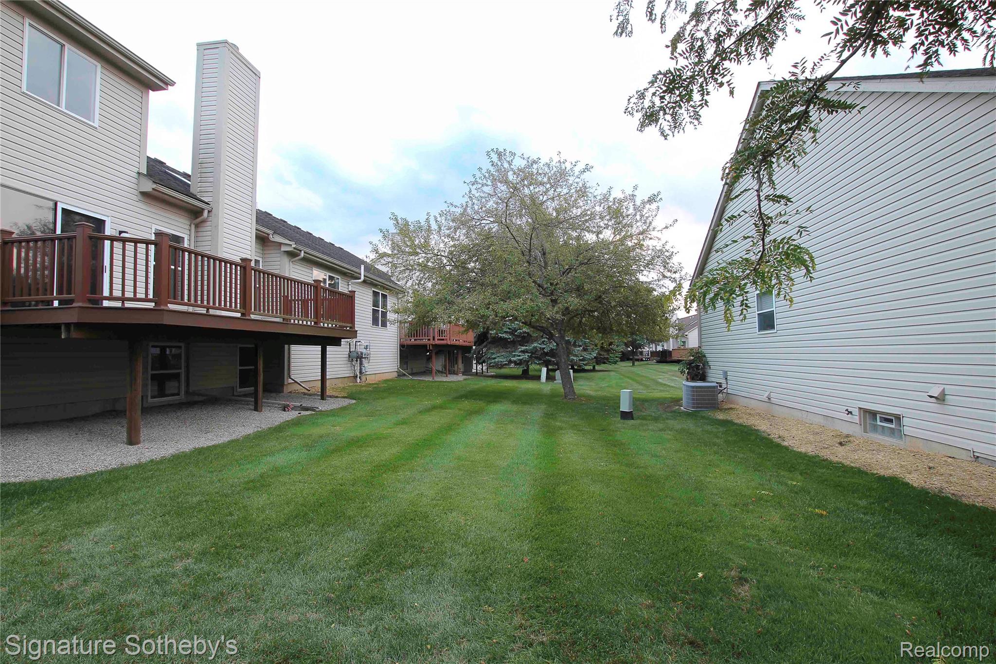 487 Woodvale Drive Property Photo 22