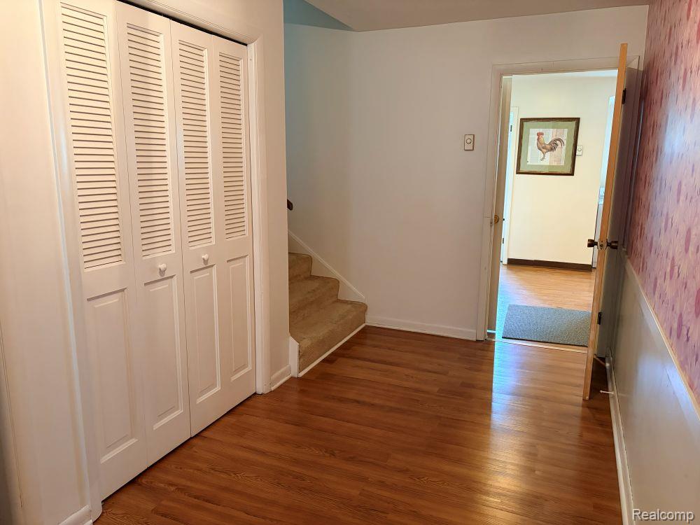 5881 Rowland Pine Court Property Photo 3
