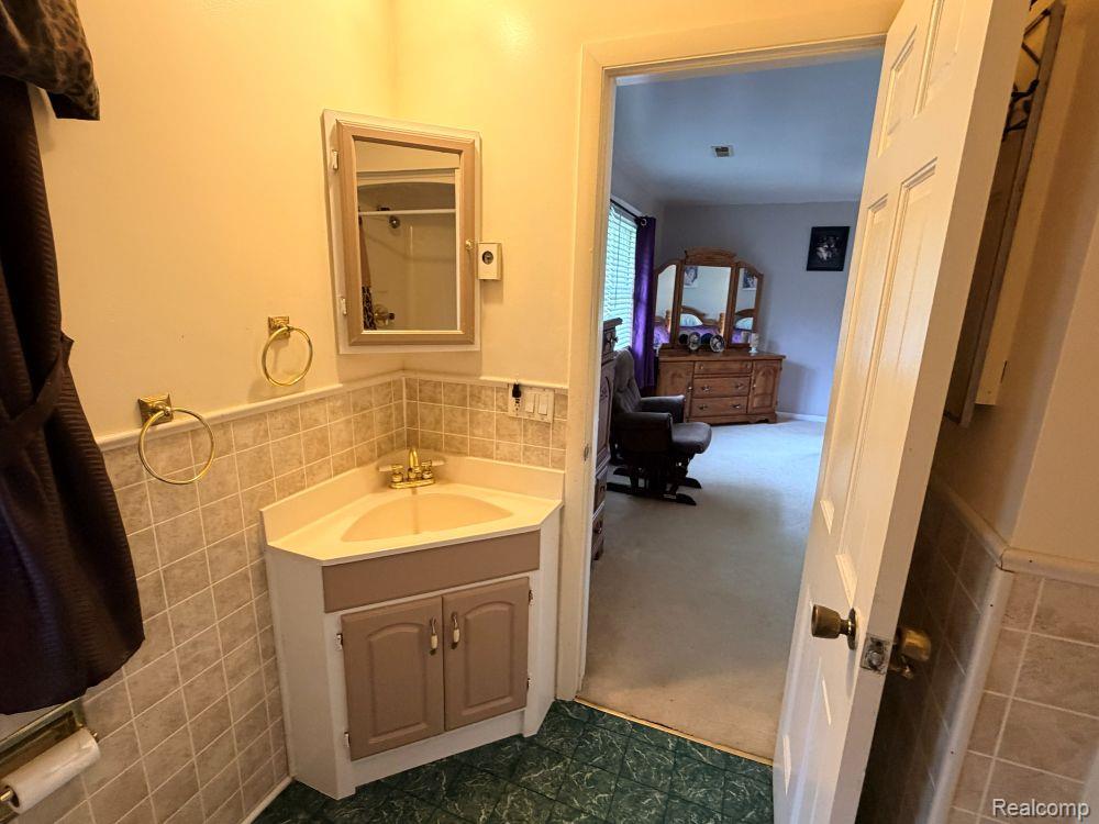 5881 Rowland Pine Court Property Photo 17