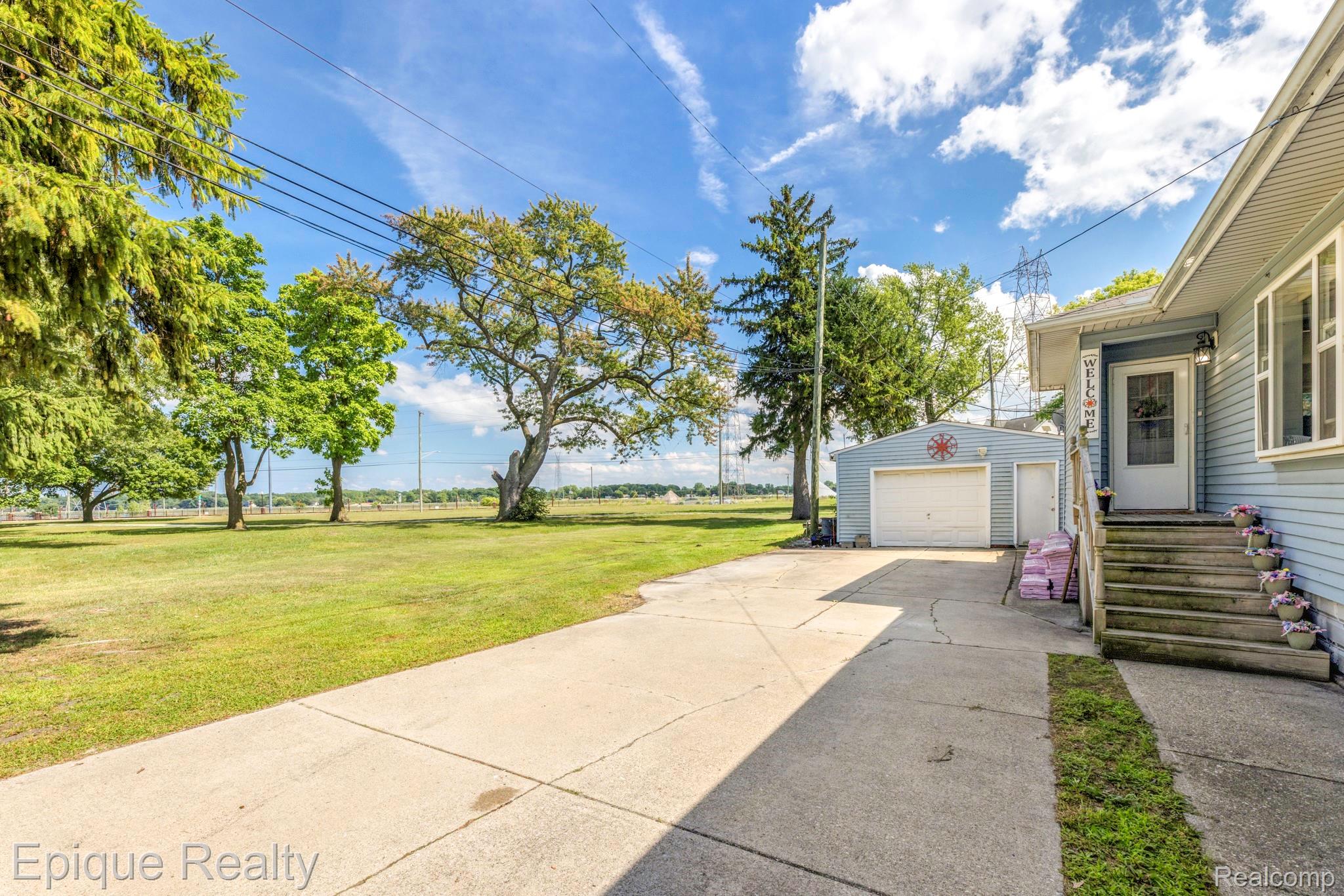 403 Gratiot Boulevard Property Photo 8