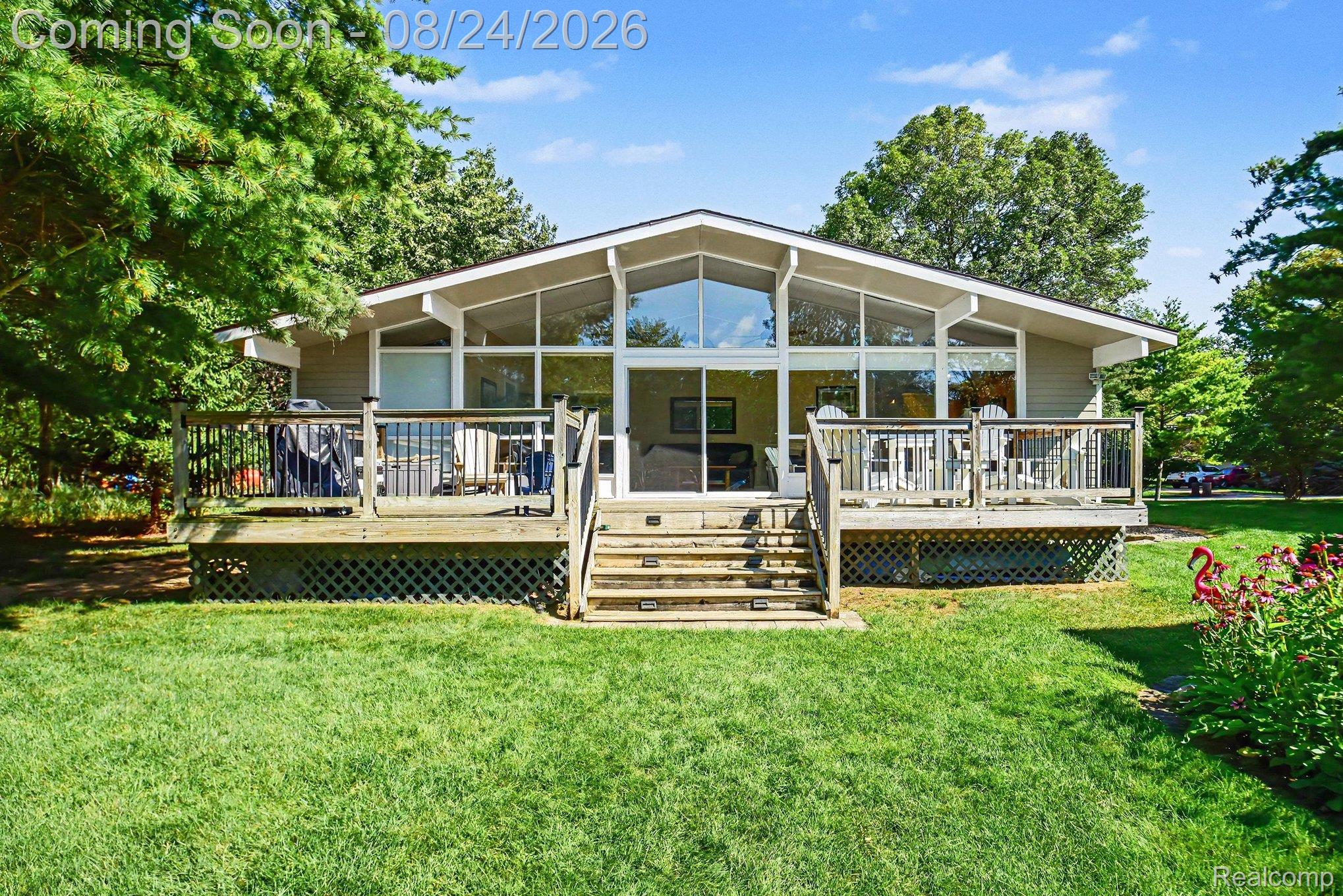 9647 Shore Drive Property Photo 1