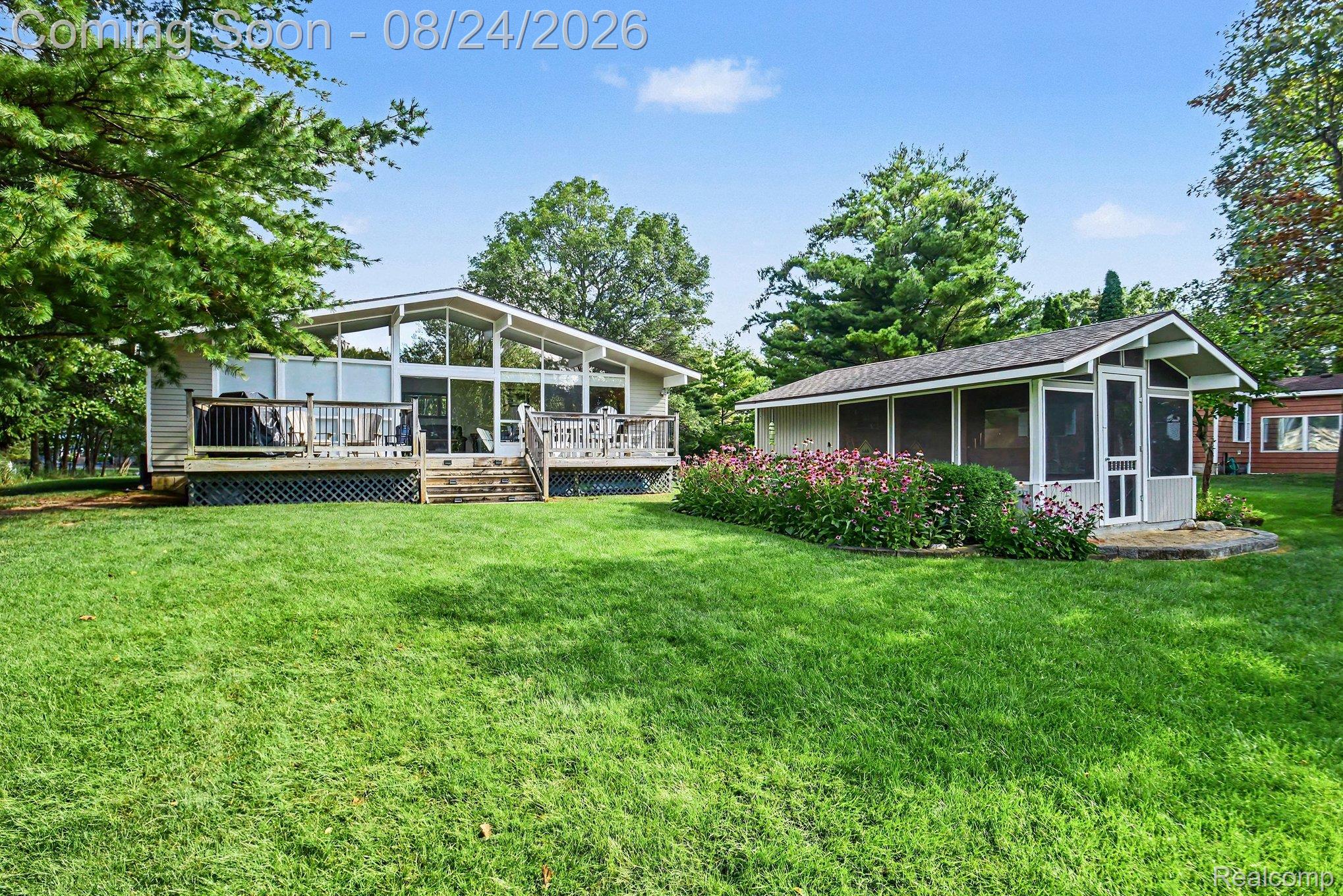 9647 Shore Drive Property Photo 2