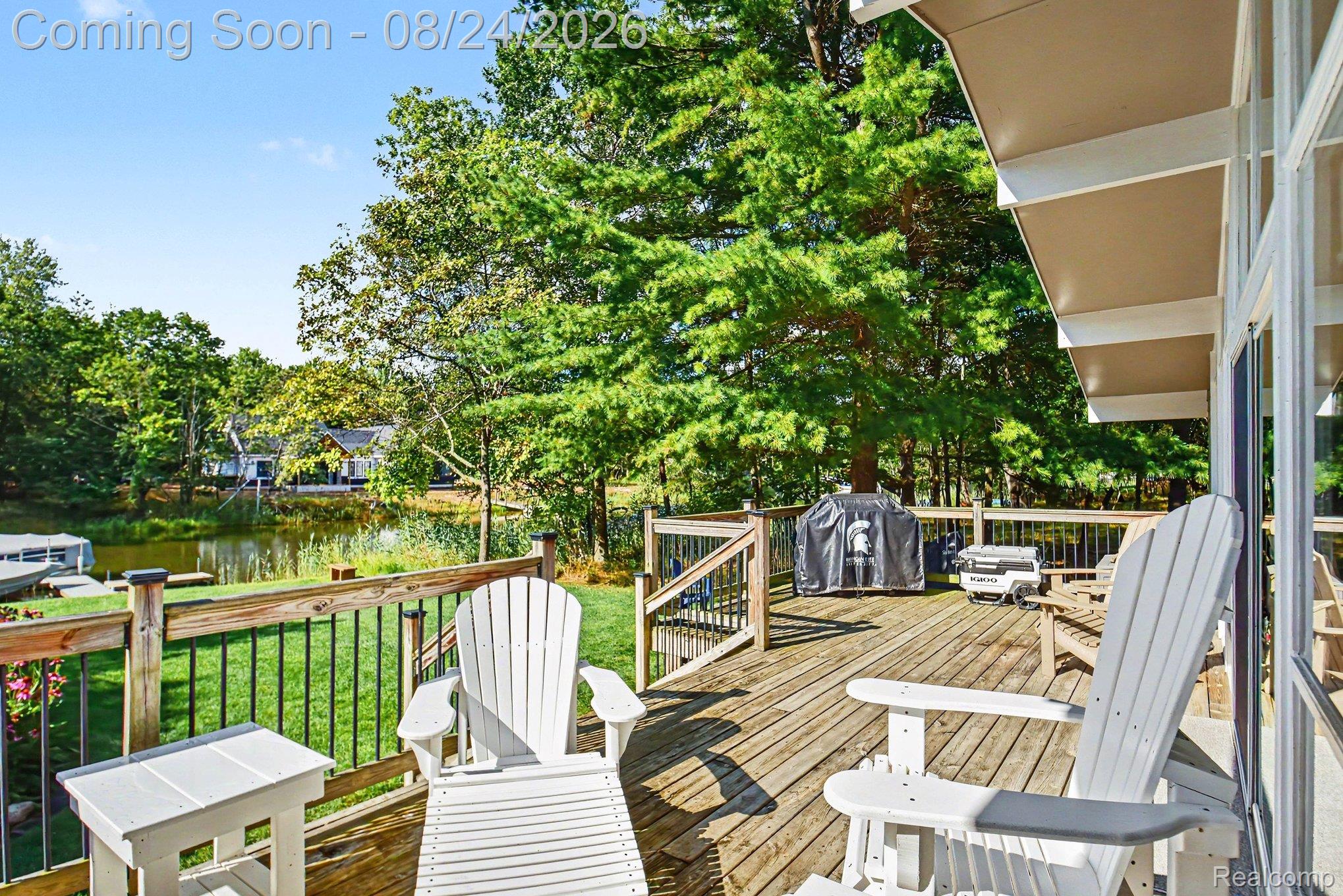 9647 Shore Drive Property Photo 4