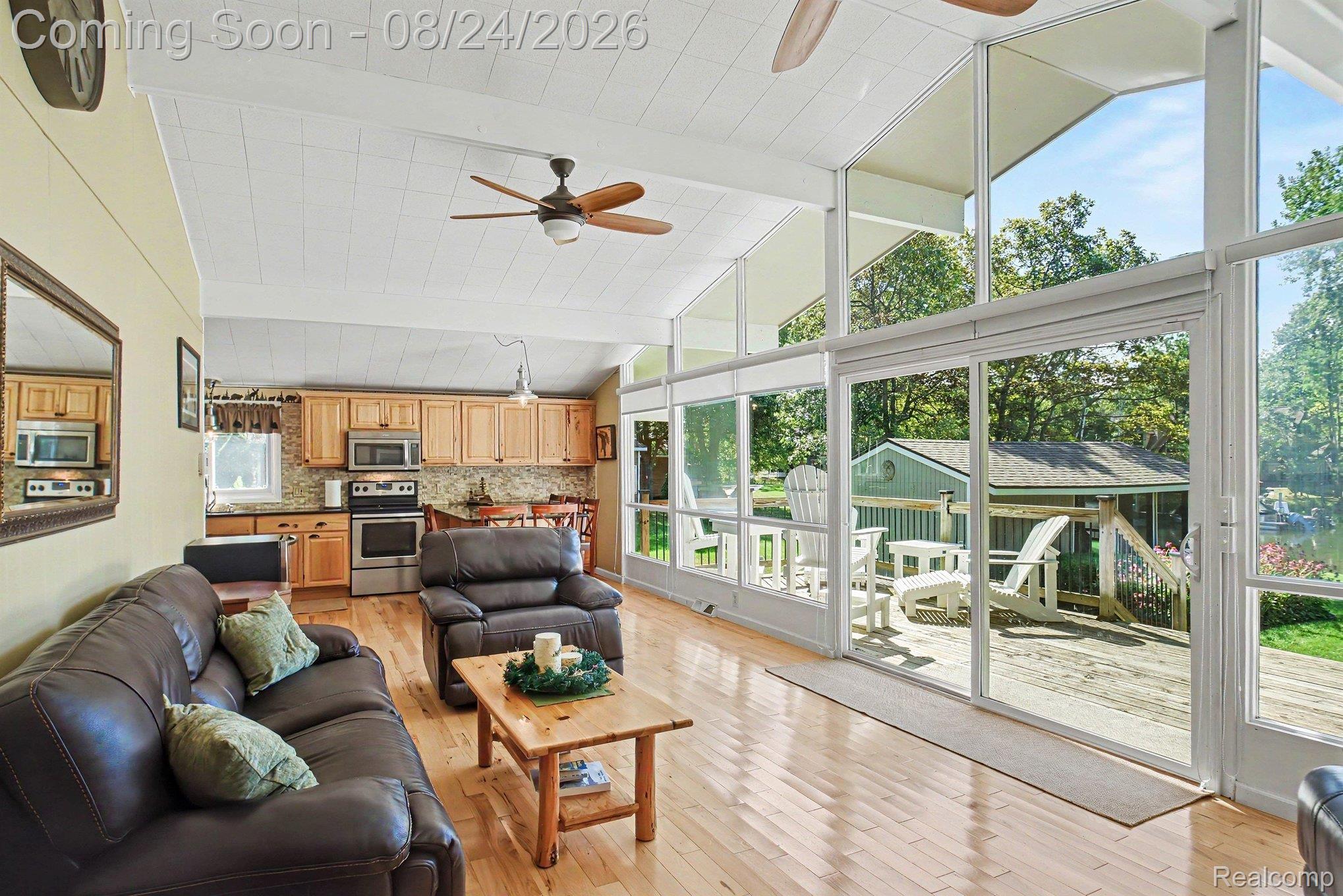 9647 Shore Drive Property Photo 10