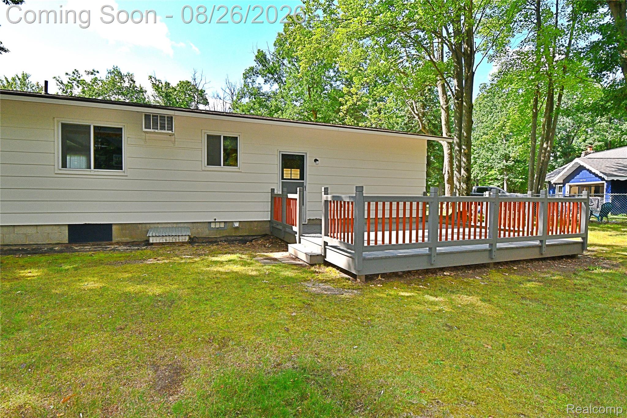 1064 Leeward Lane Property Photo 3