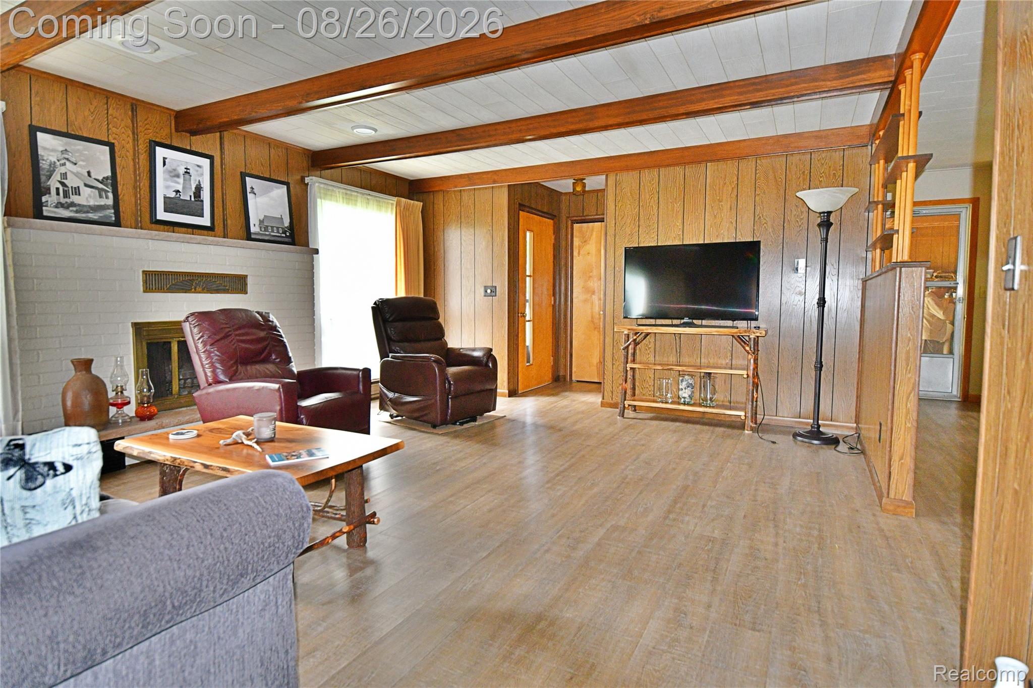 1064 Leeward Lane Property Photo 4