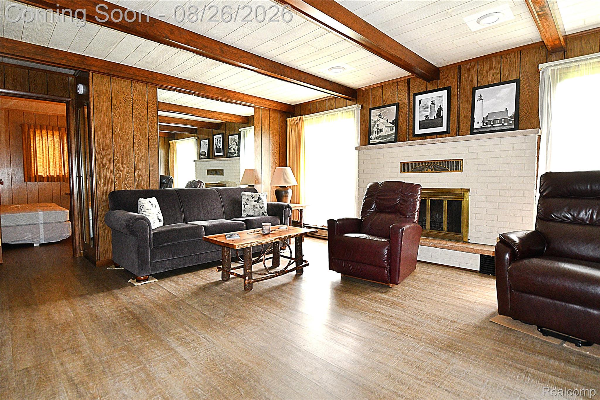 1064 Leeward Lane Property Photo 6
