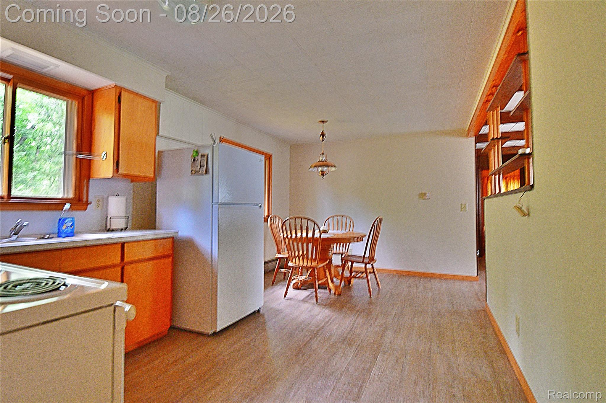 1064 Leeward Lane Property Photo 8