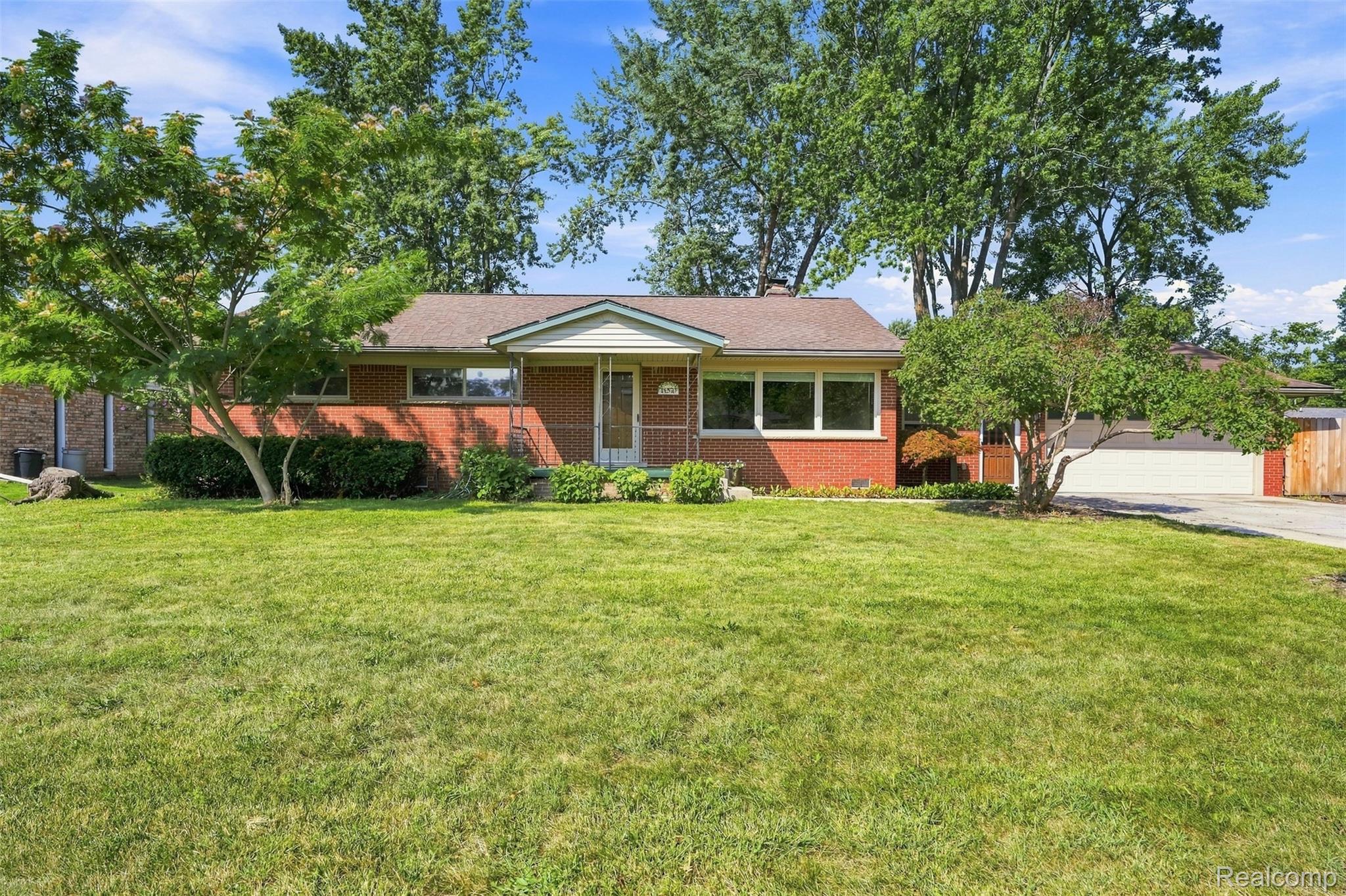 14370 Helen Street Property Photo 1