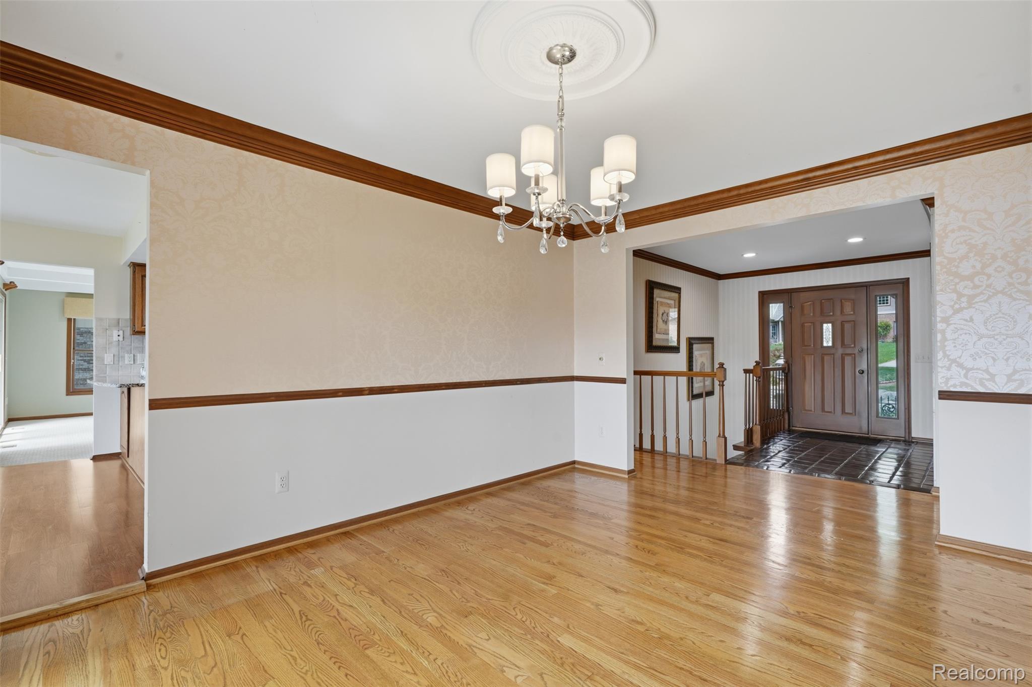 152 Overlake Property Photo 10