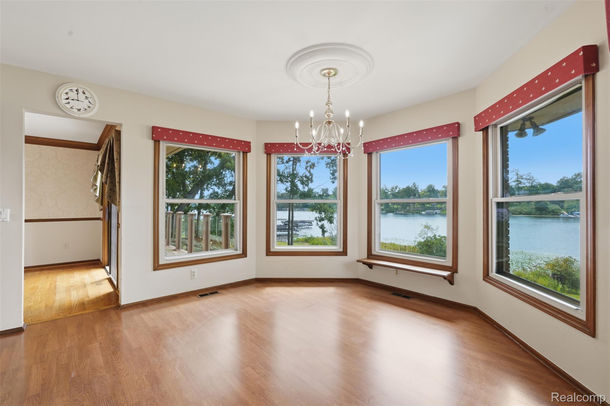 152 Overlake Property Photo 18