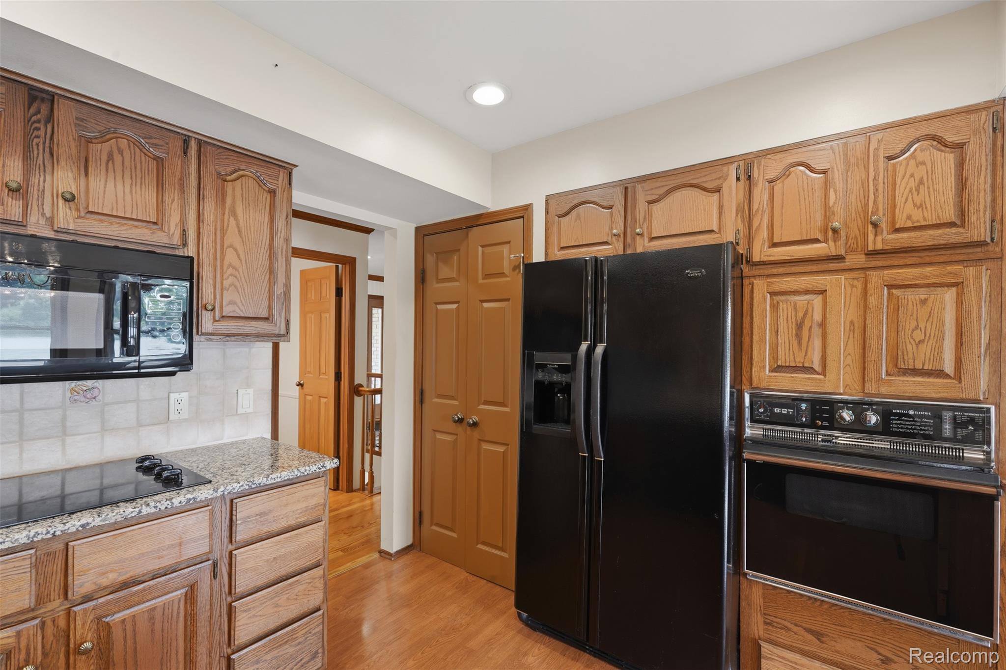 152 Overlake Property Photo 22