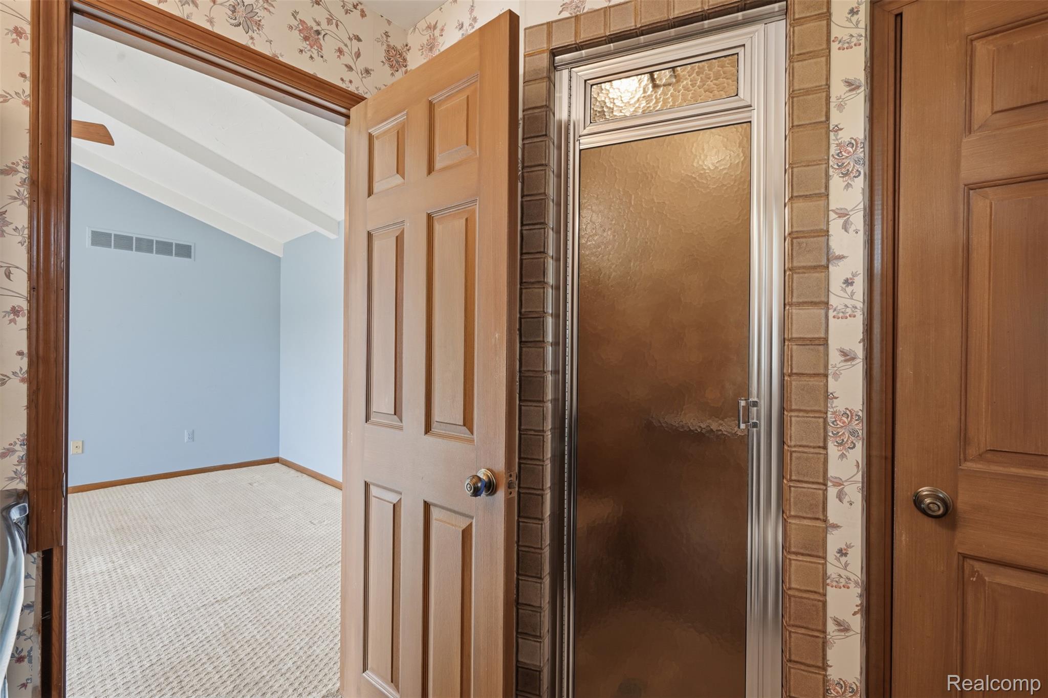 152 Overlake Property Photo 30