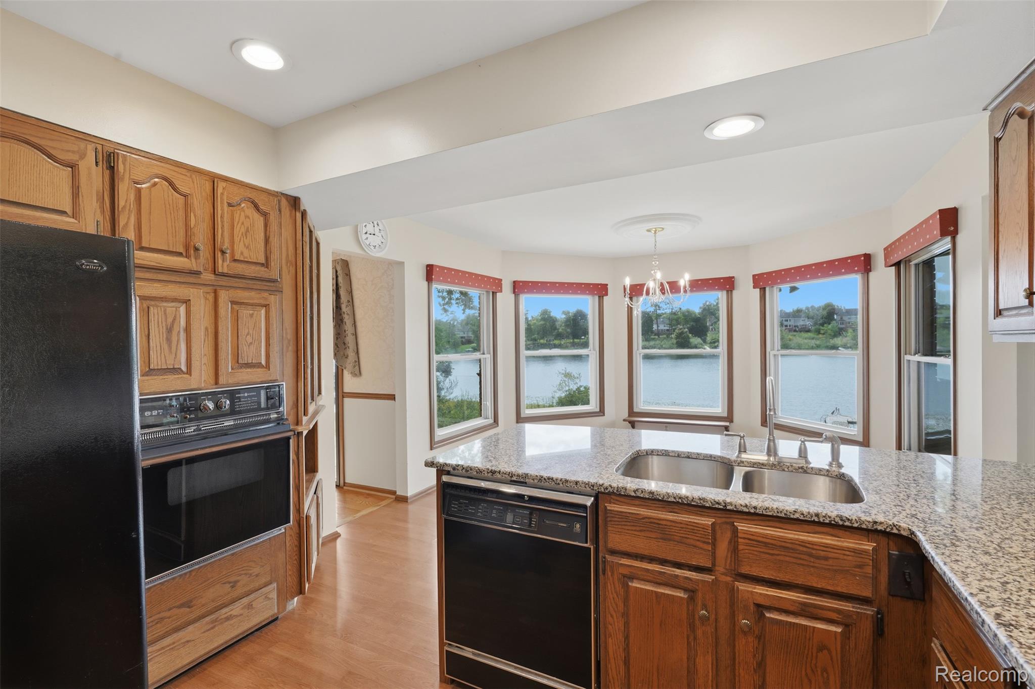 152 Overlake Property Photo 42